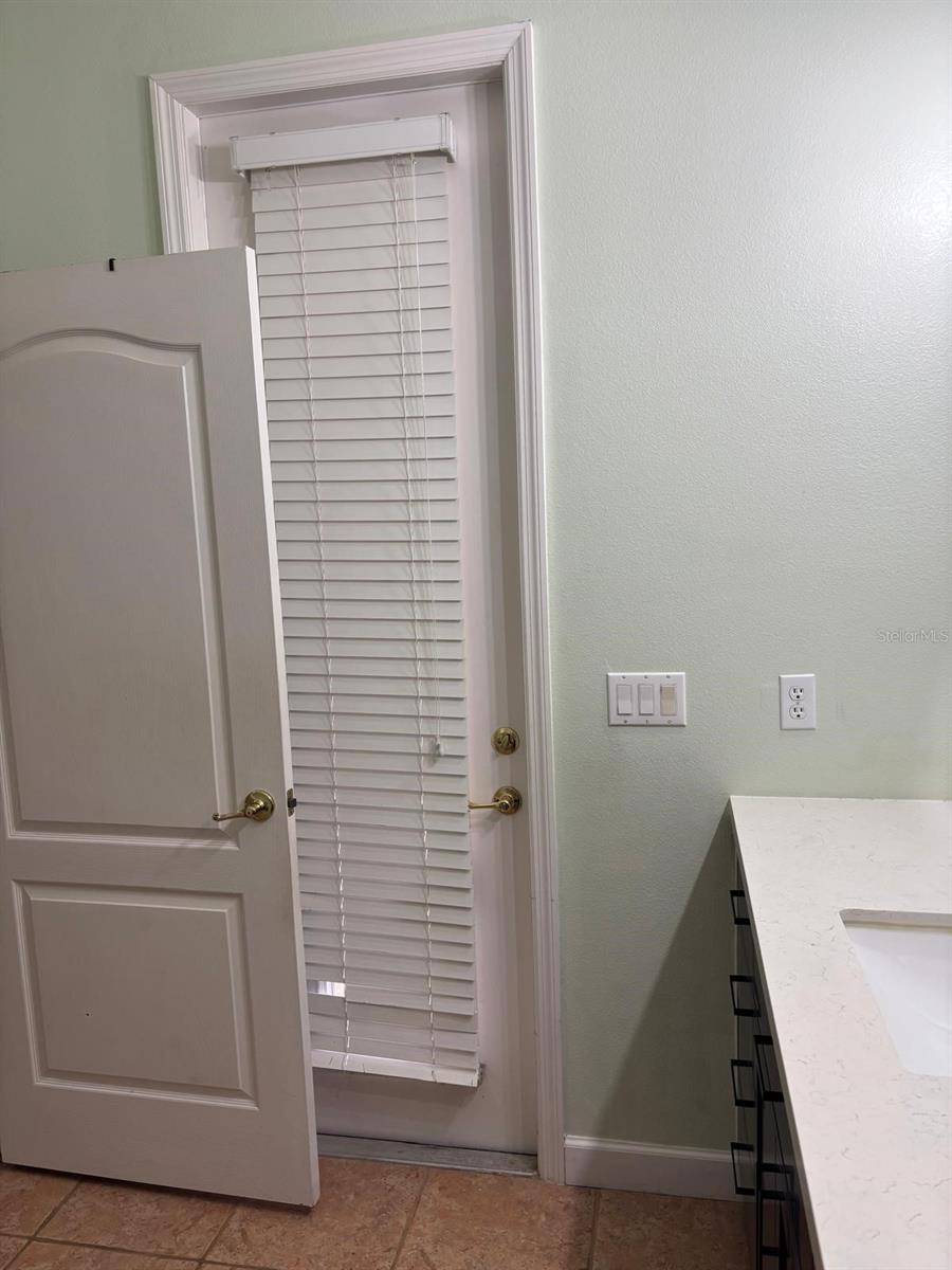 Image 32 of 40 For 9968 Chardonnay Drive