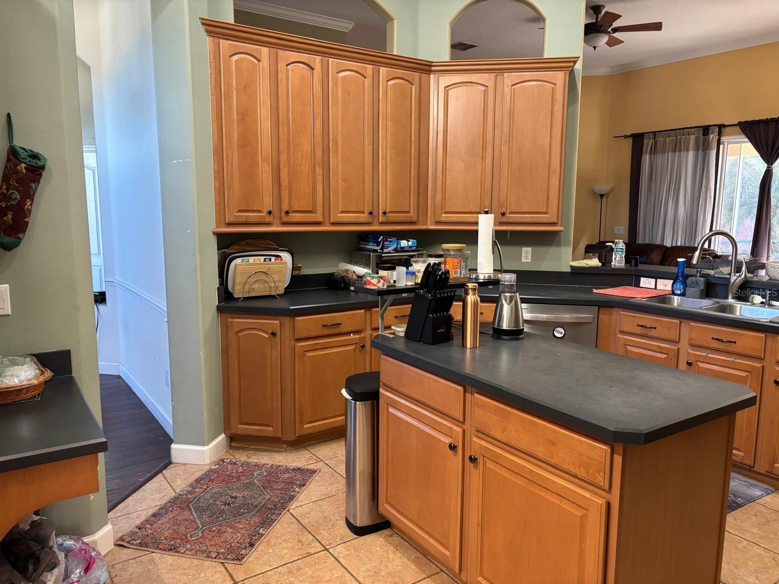 Image 4 of 40 For 9968 Chardonnay Drive