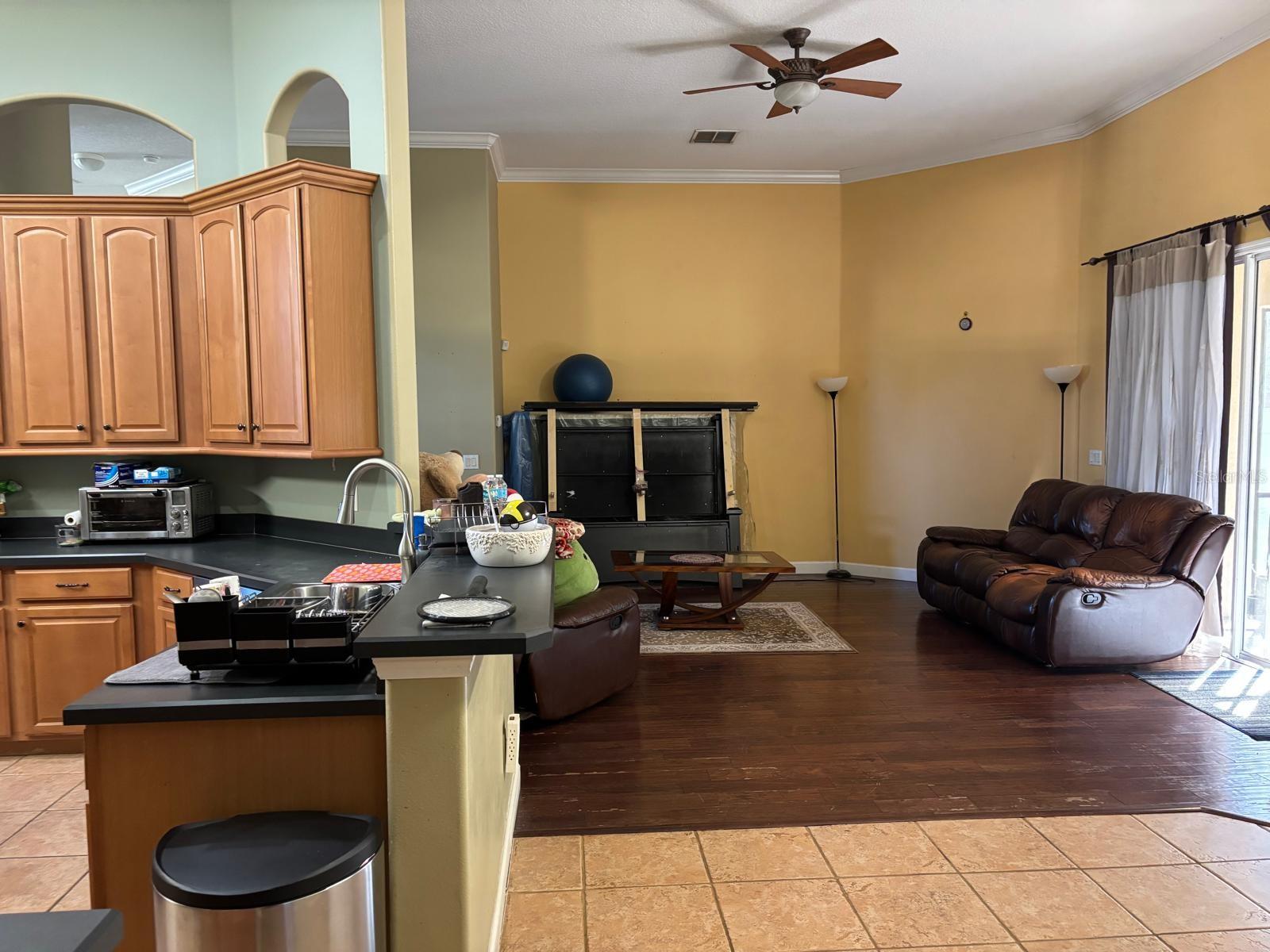 Image 5 of 40 For 9968 Chardonnay Drive