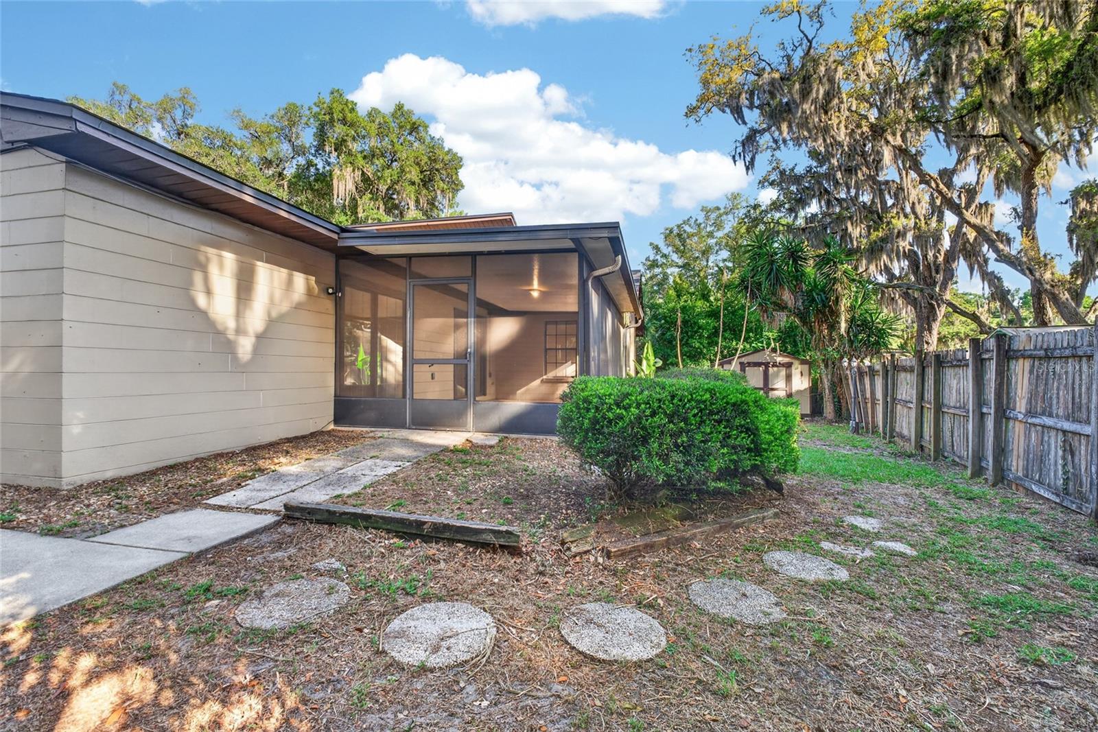 Image 31 of 37 For 850 Lake Elbert Park Ne