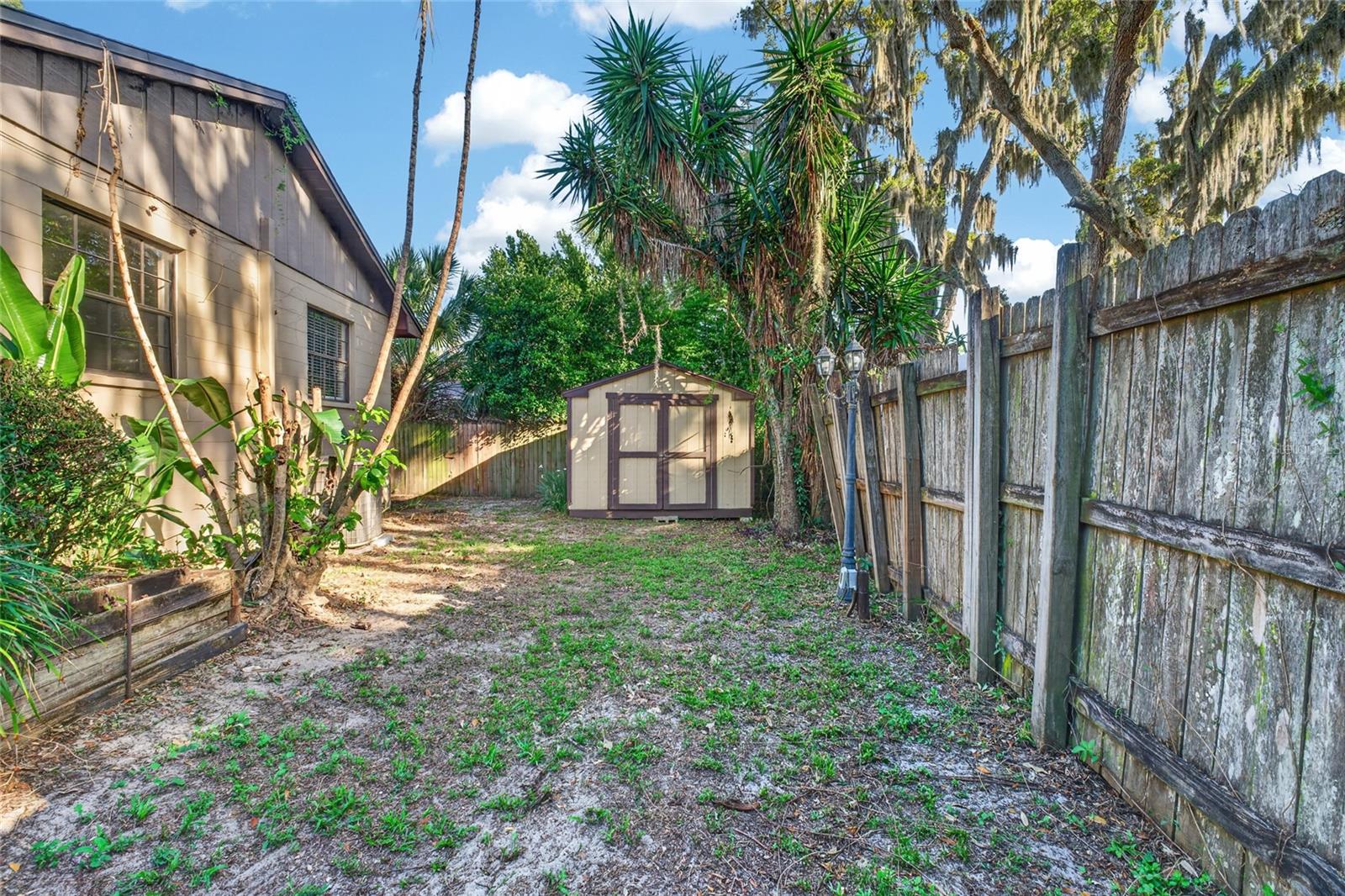 Image 32 of 37 For 850 Lake Elbert Park Ne