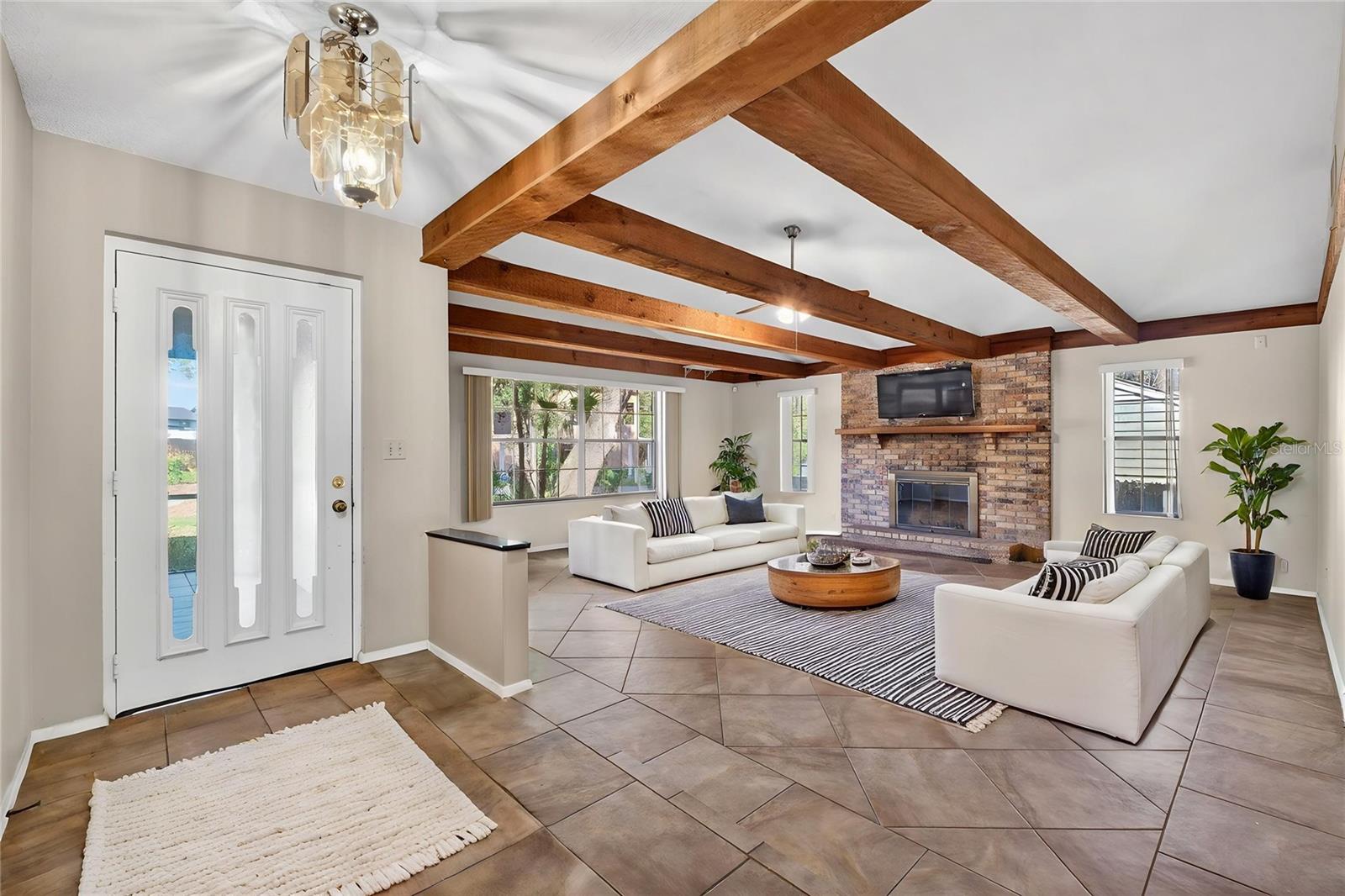 Image 5 of 37 For 850 Lake Elbert Park Ne