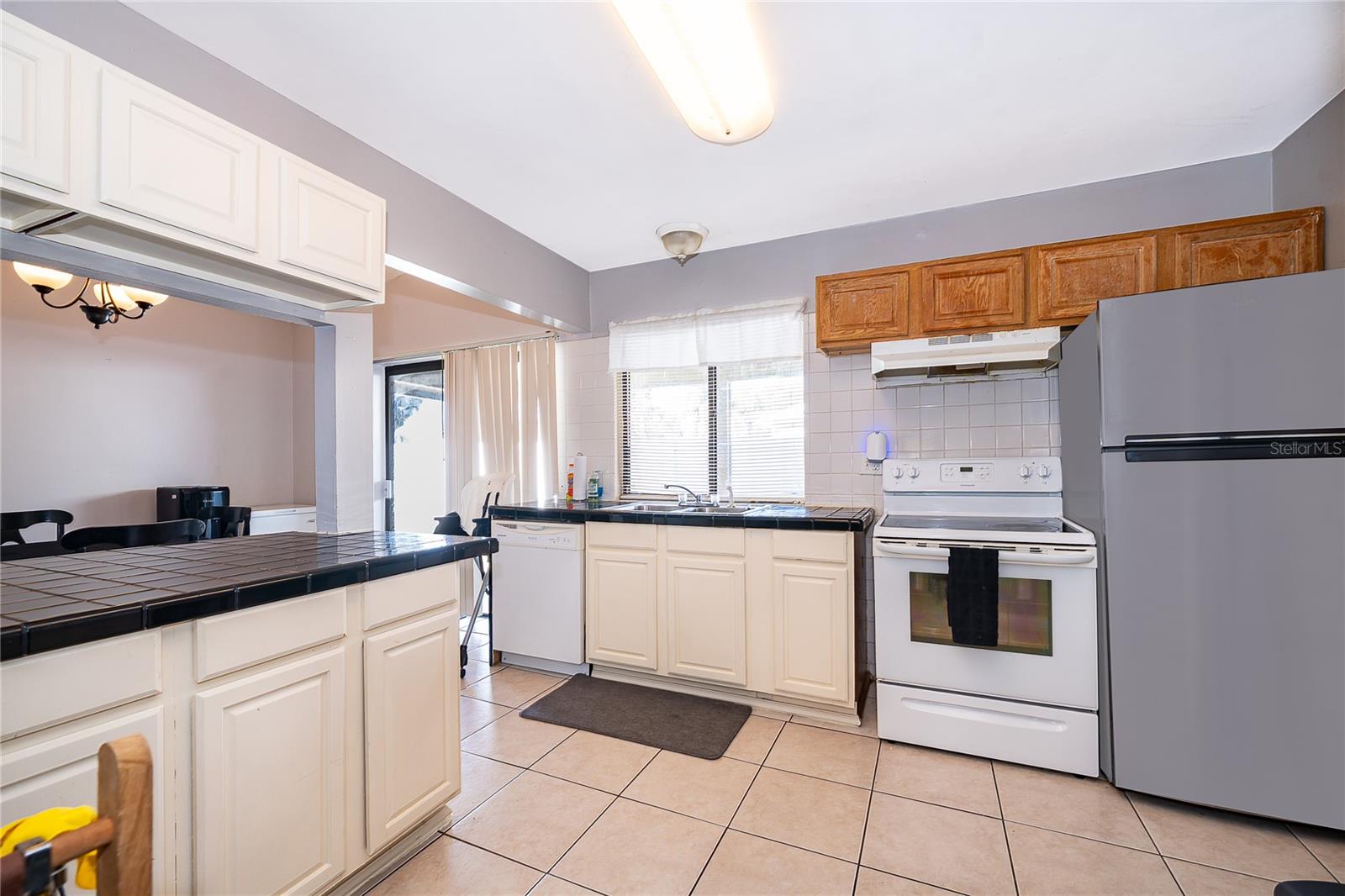 Image 11 of 25 For 17 Flag Drive