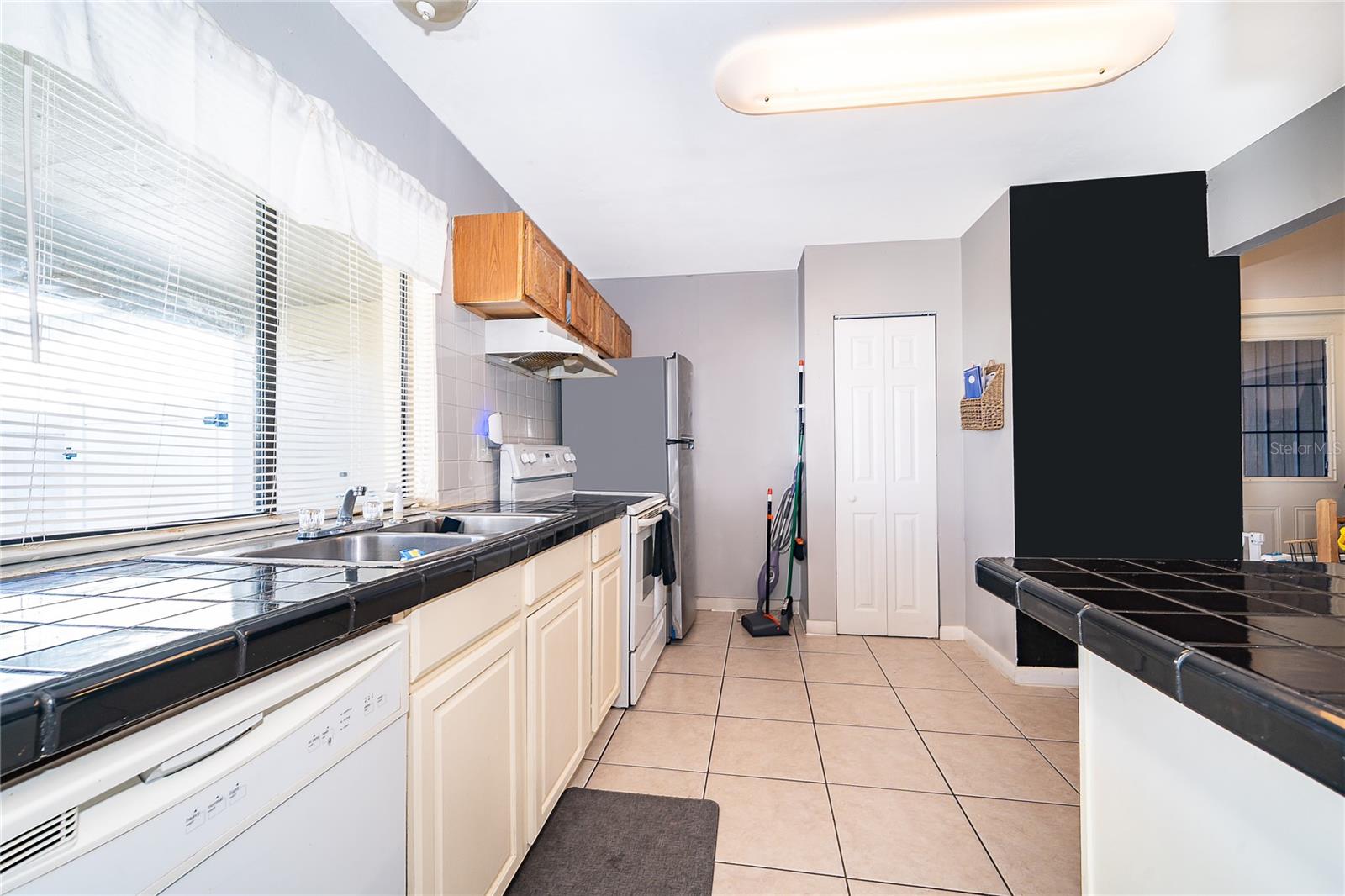 Image 12 of 25 For 17 Flag Drive