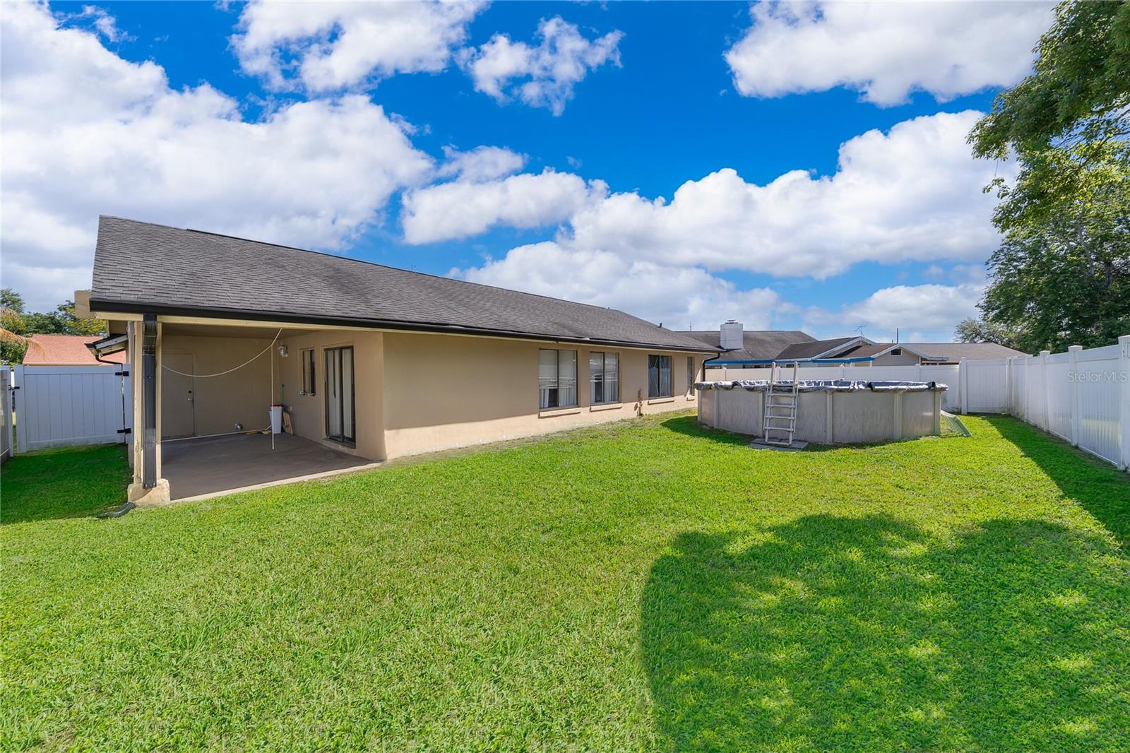 Image 22 of 25 For 17 Flag Drive