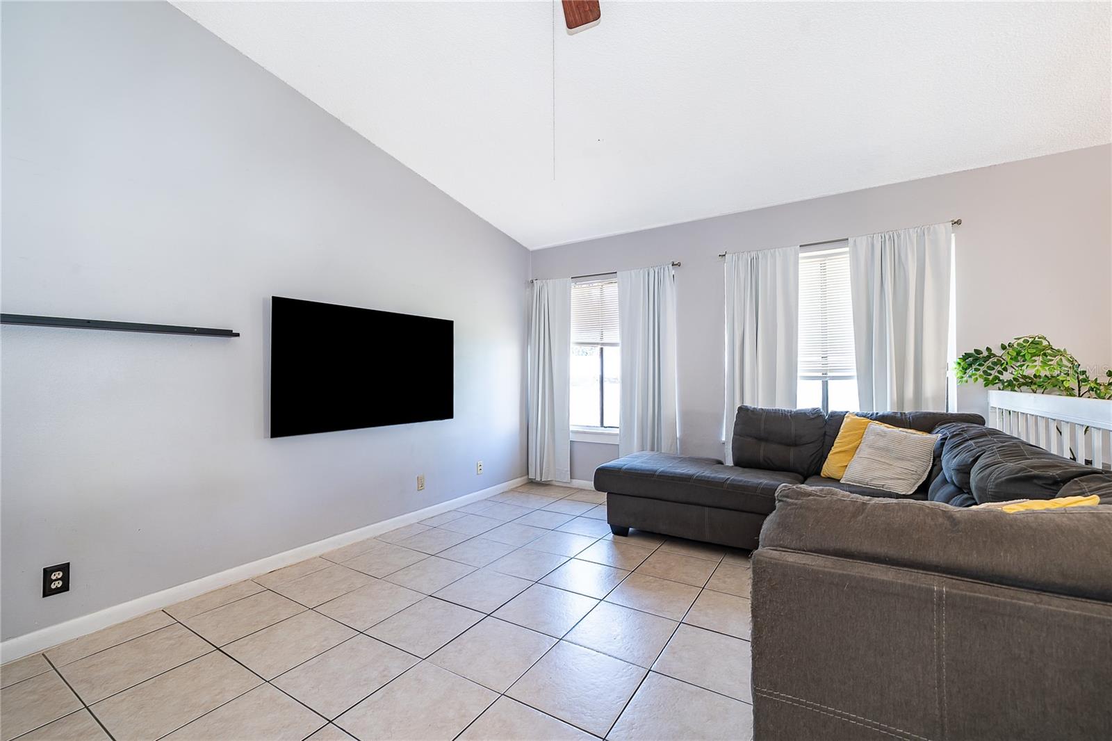 Image 8 of 25 For 17 Flag Drive