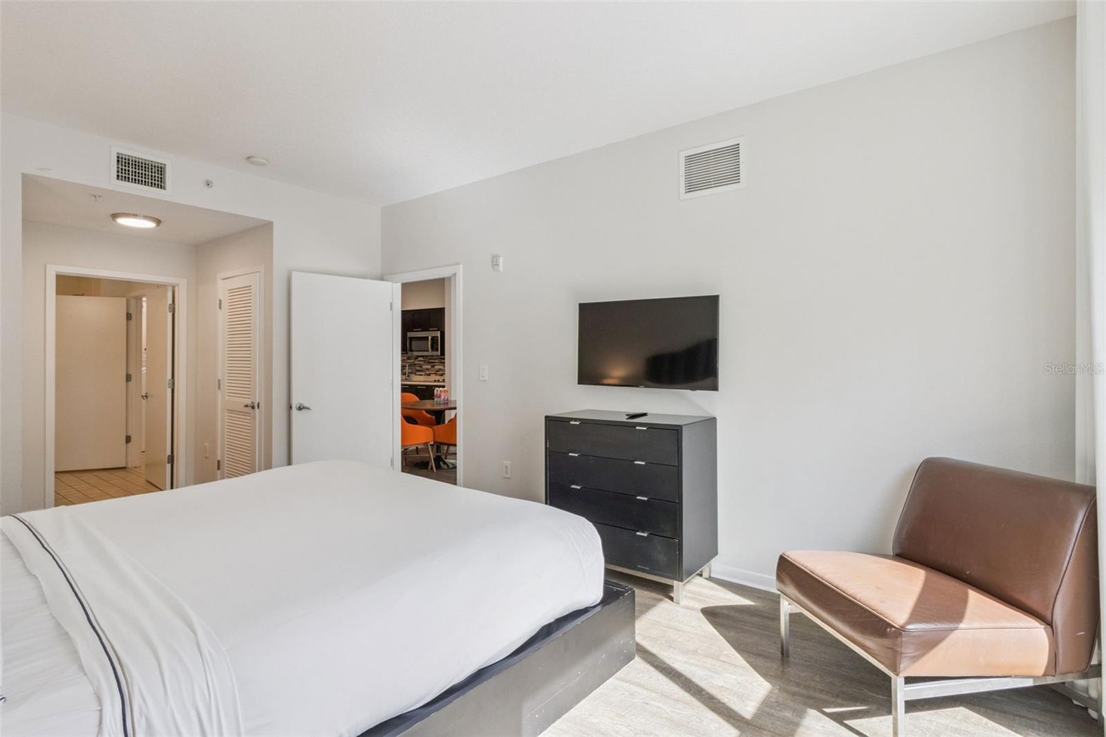 Image 12 of 38 For 225 Celebration Place 216