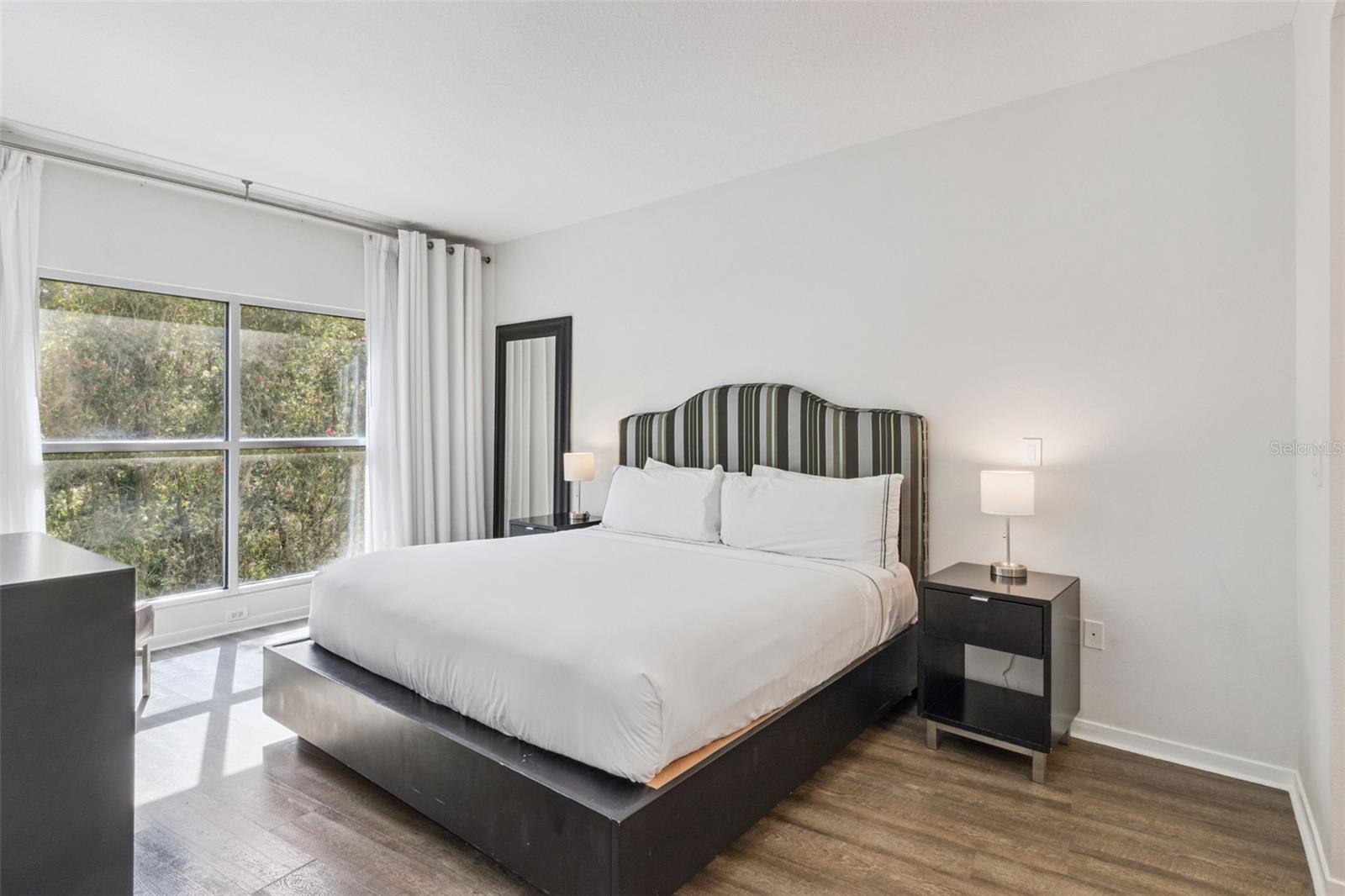 Image 17 of 38 For 225 Celebration Place 216