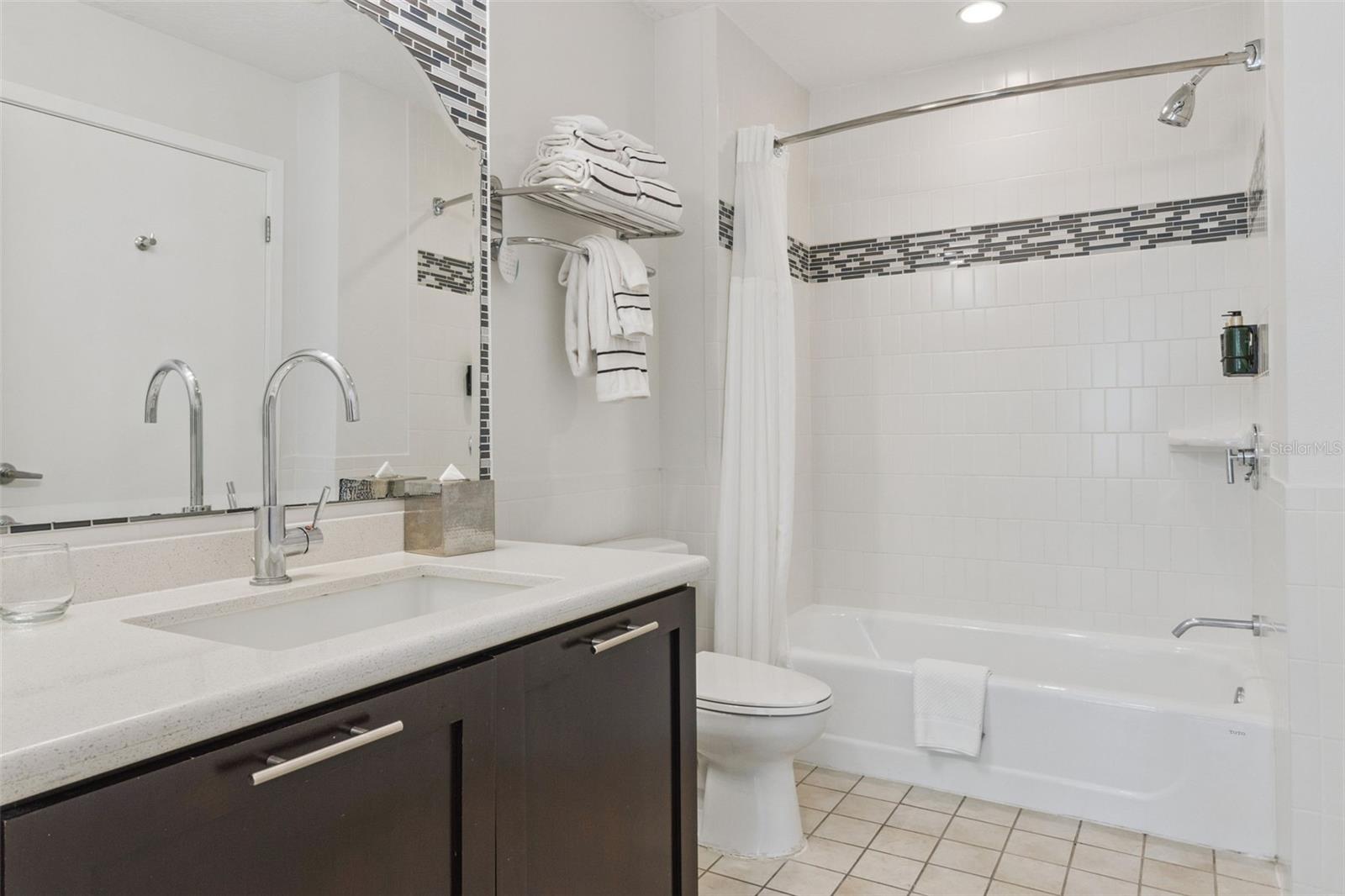 Image 19 of 38 For 225 Celebration Place 216