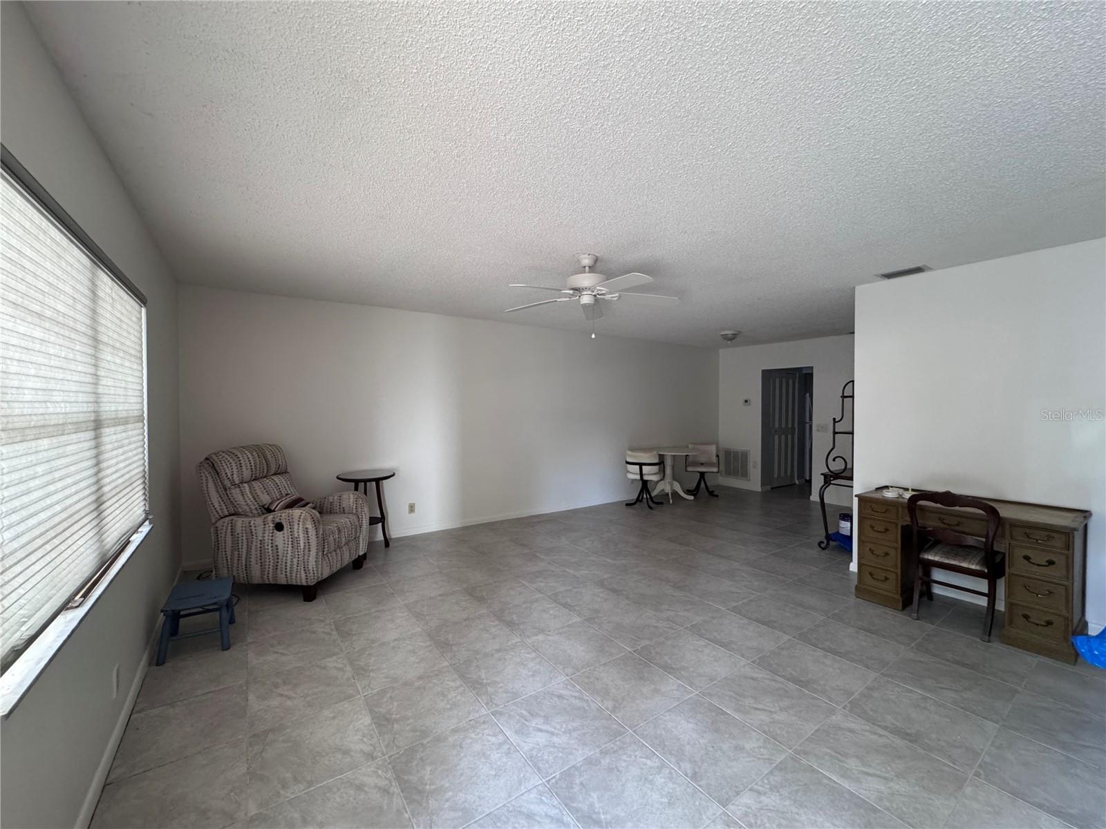 Image 15 of 16 For 100 El Camino Drive 111