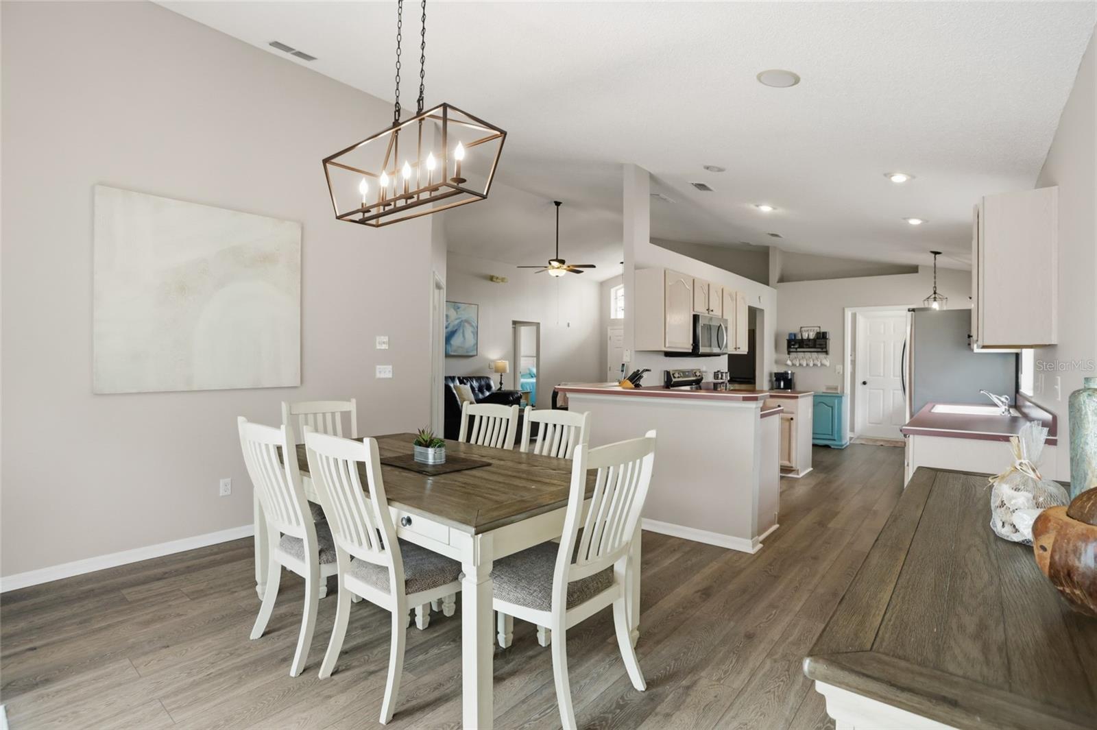 Image 12 of 27 For 2203 Mallory Circle