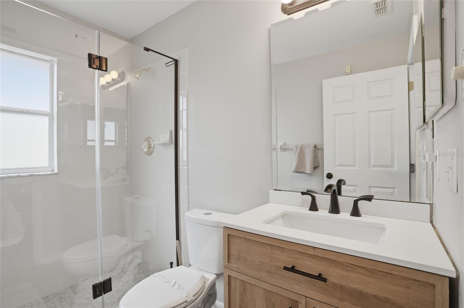 Image 16 of 27 For 2203 Mallory Circle