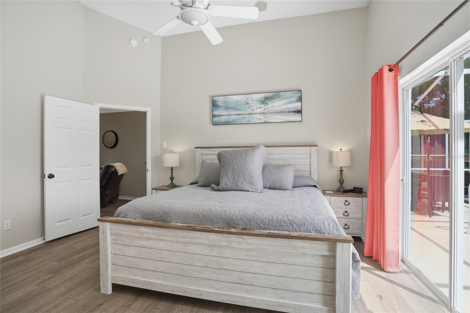 Image 19 of 27 For 2203 Mallory Circle