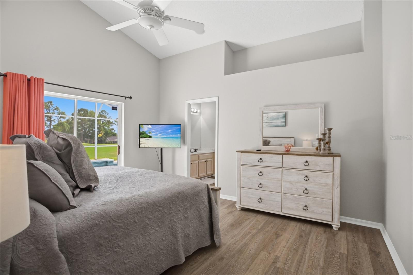 Image 20 of 27 For 2203 Mallory Circle