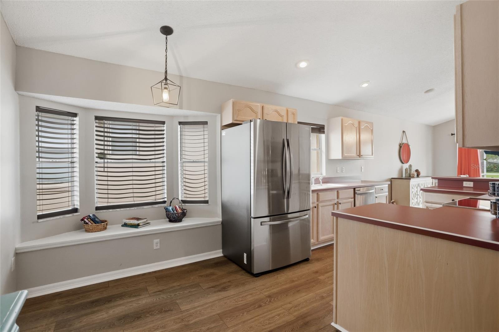 Image 4 of 27 For 2203 Mallory Circle