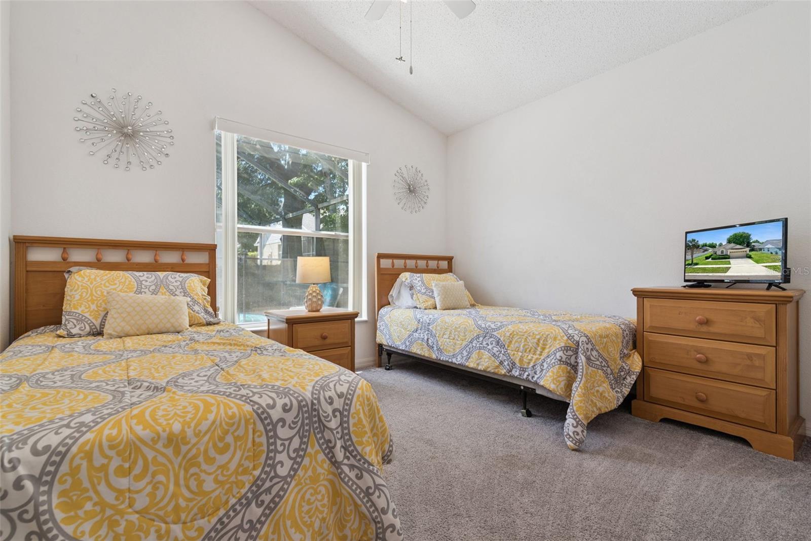 Image 21 of 57 For 15923 Heron Hill Street