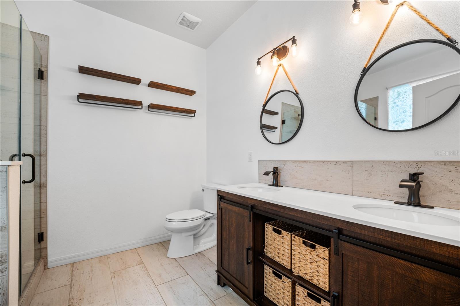 Image 15 of 28 For 2813 Shelburne Way