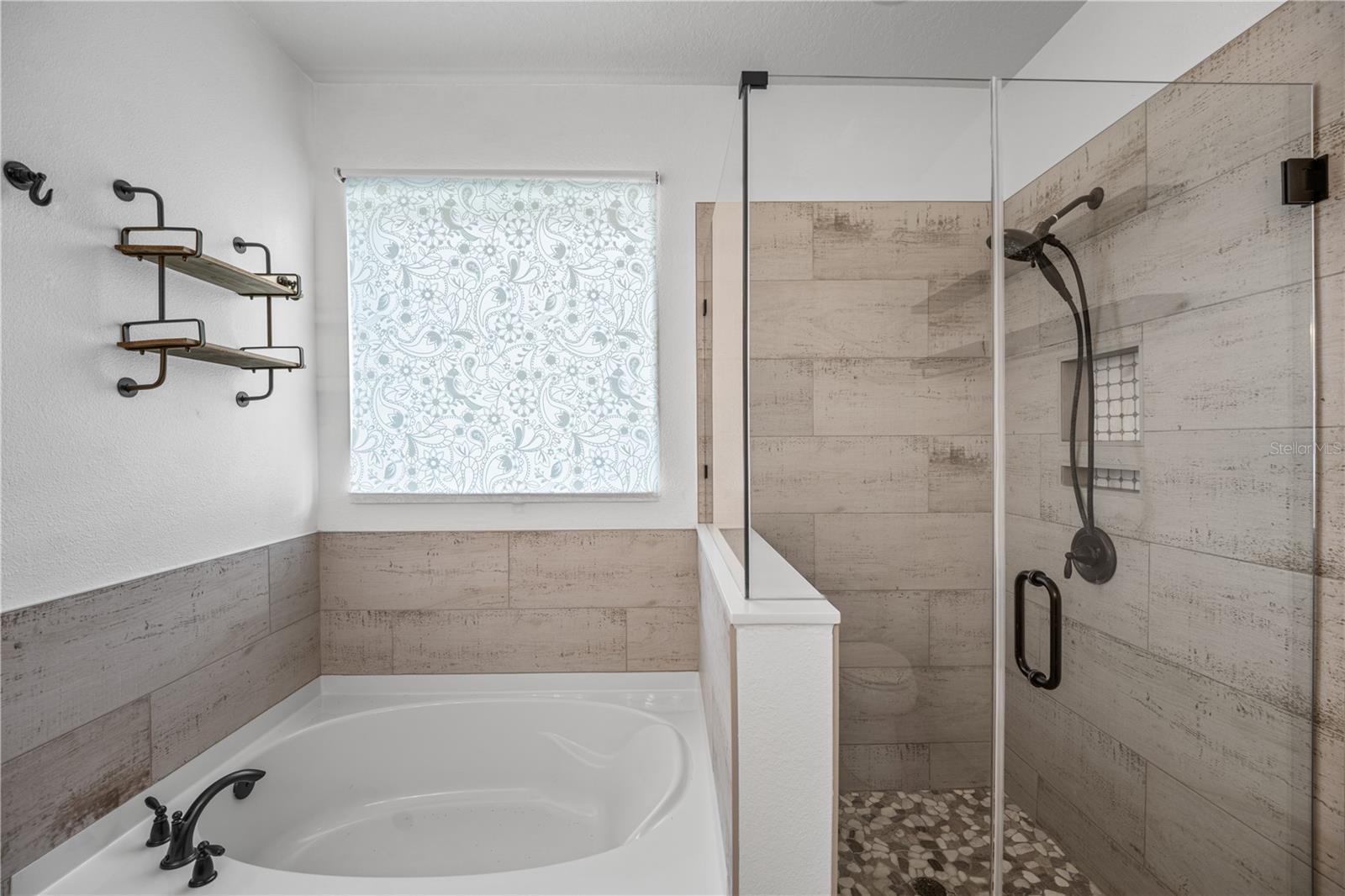 Image 16 of 28 For 2813 Shelburne Way