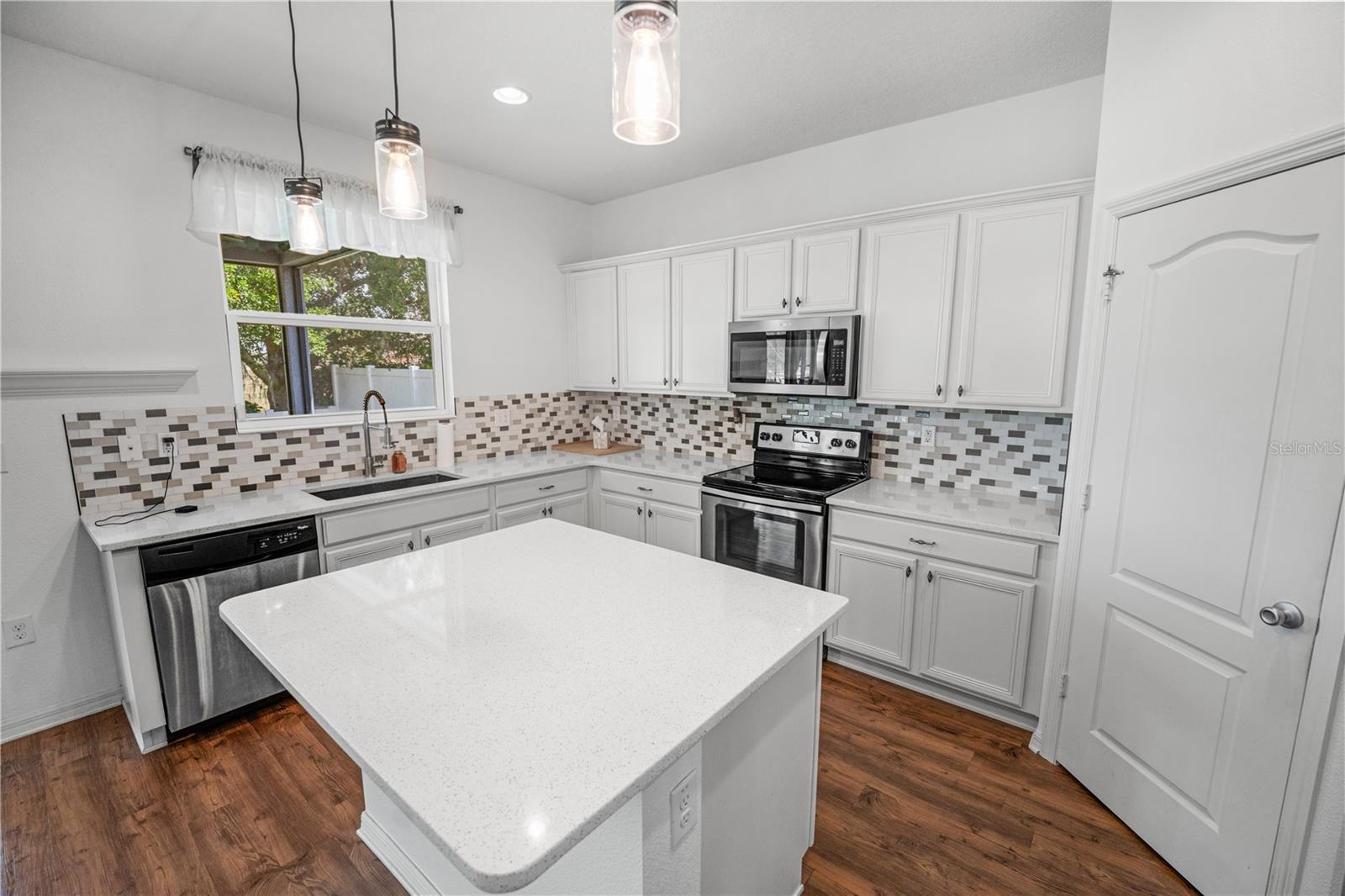 Image 7 of 28 For 2813 Shelburne Way