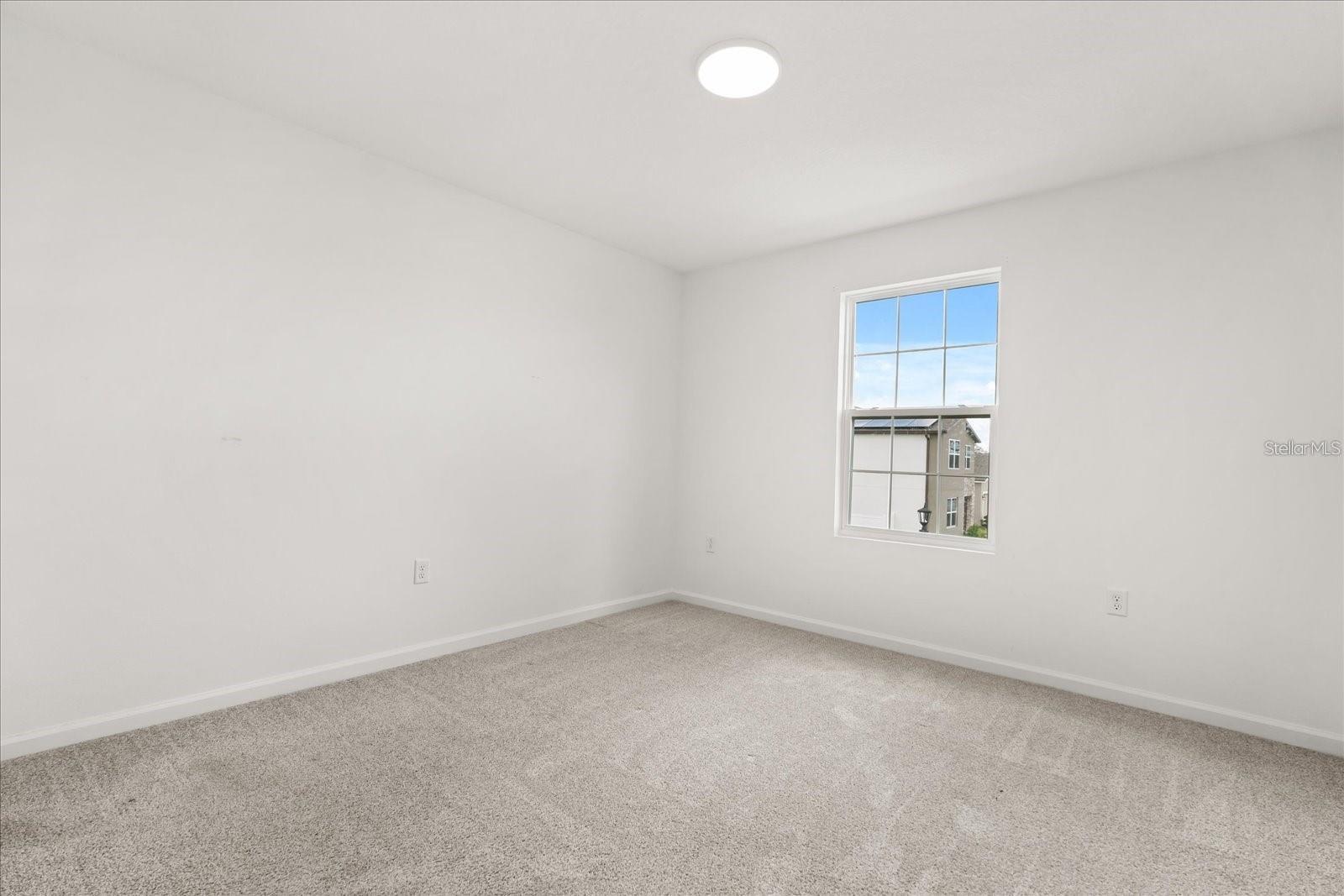 Image 11 of 34 For 1051 Lakeshore Breeze Place