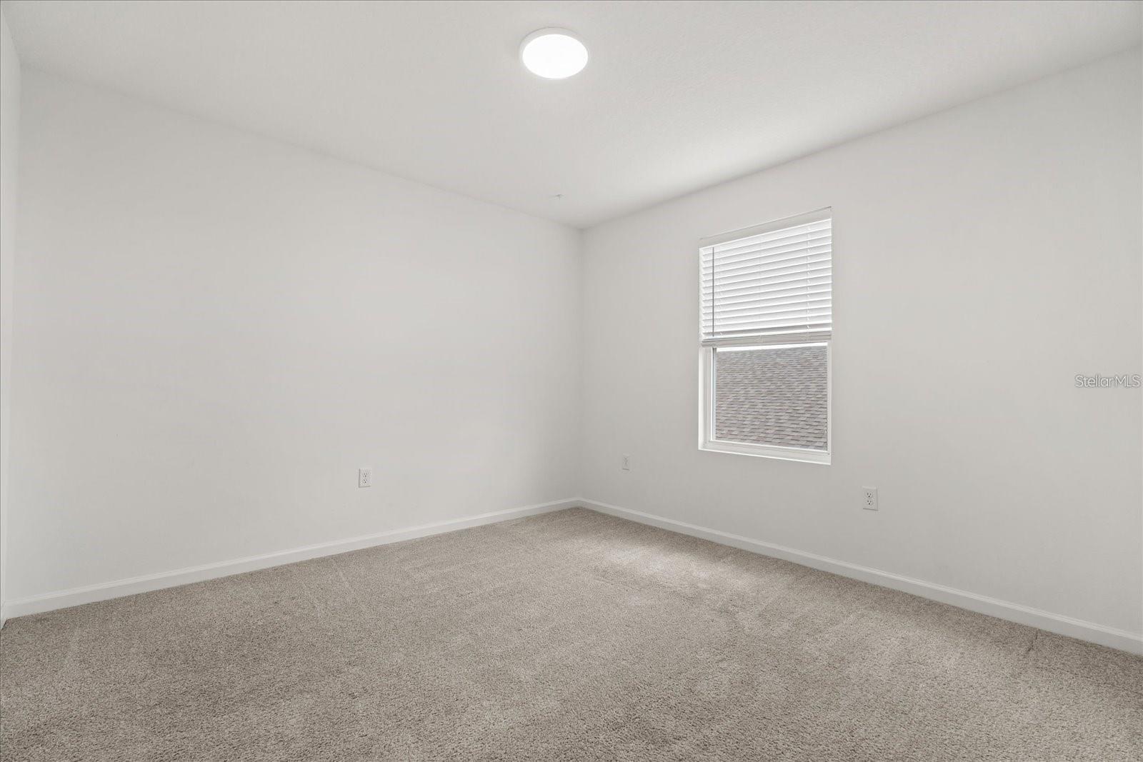 Image 13 of 34 For 1051 Lakeshore Breeze Place