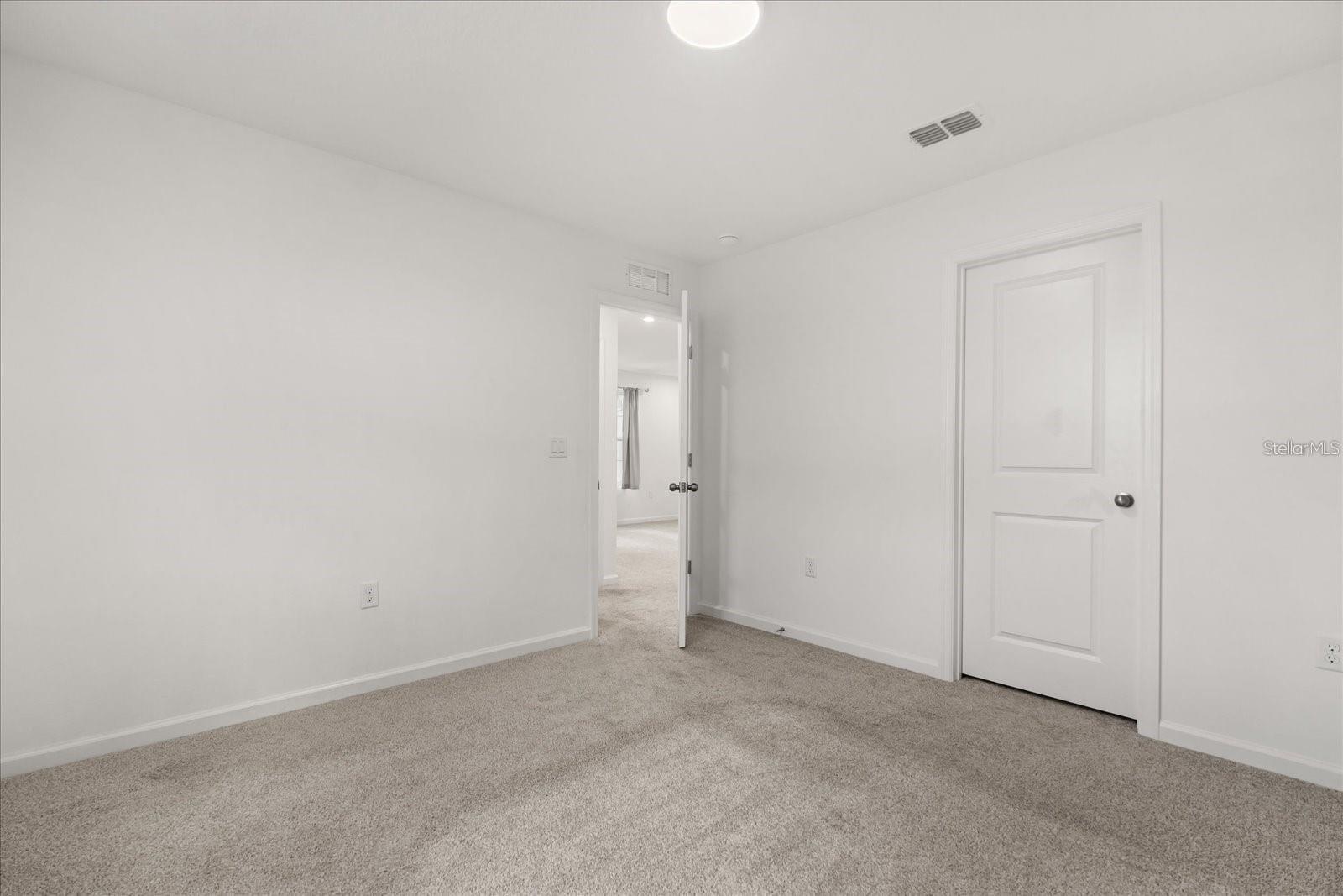 Image 14 of 34 For 1051 Lakeshore Breeze Place