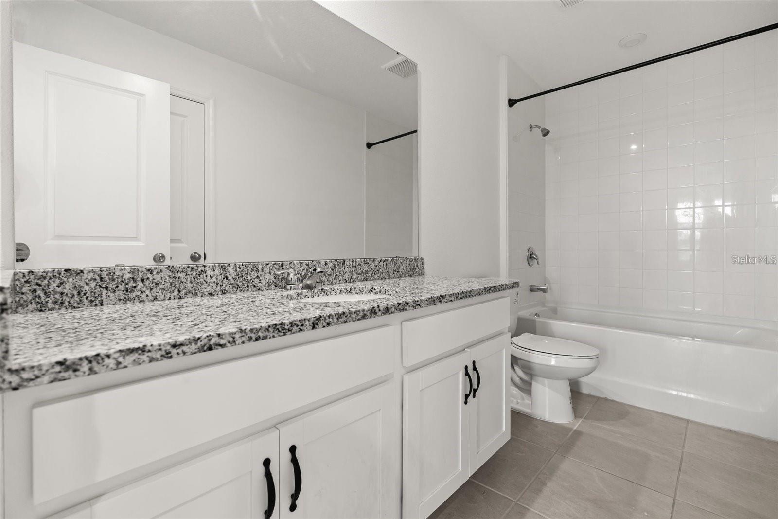 Image 18 of 34 For 1051 Lakeshore Breeze Place