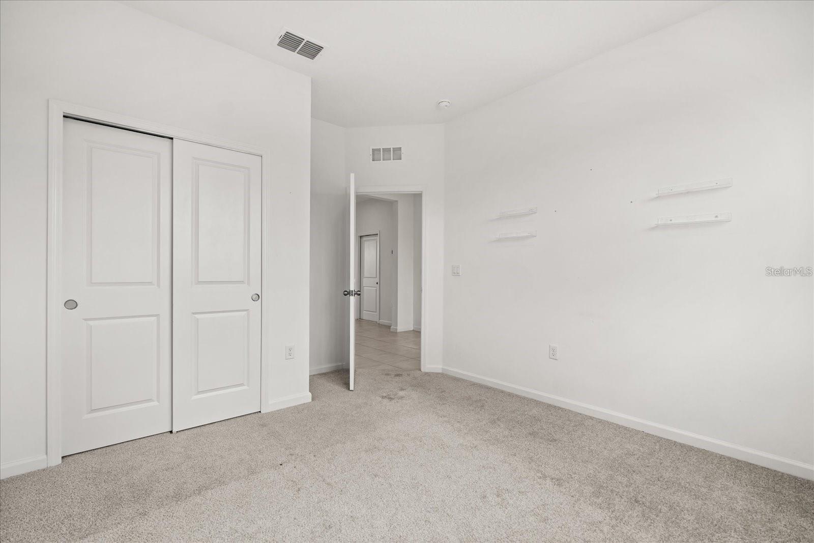 Image 26 of 34 For 1051 Lakeshore Breeze Place