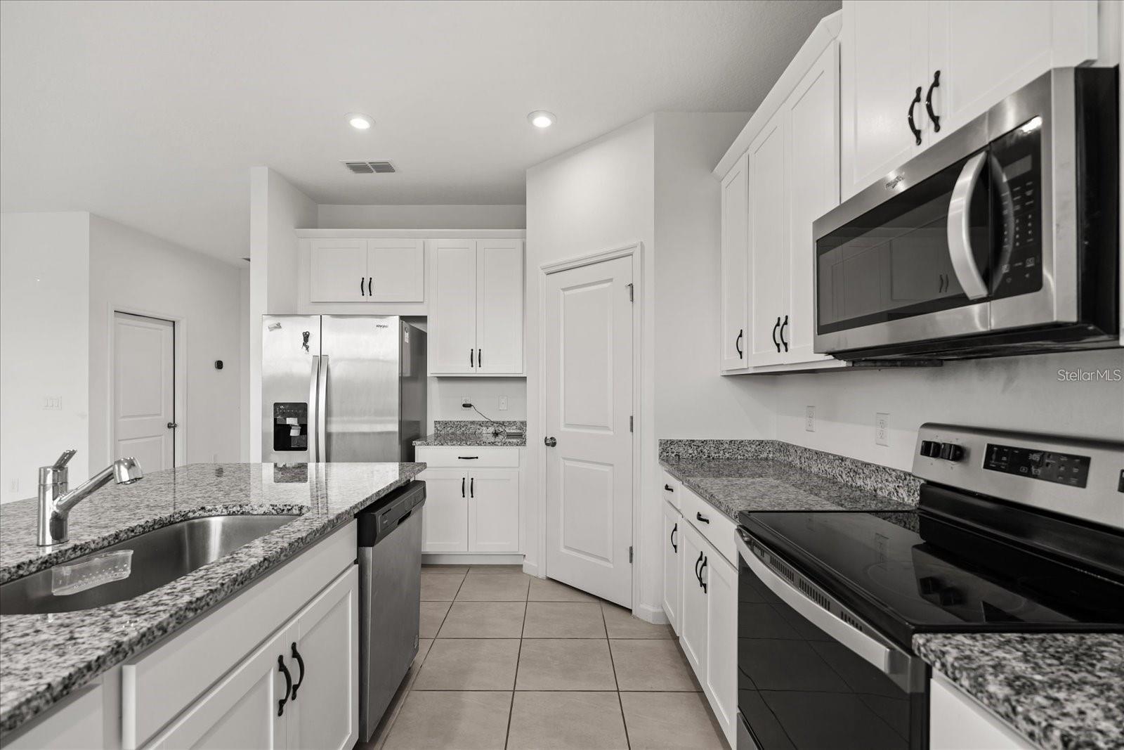 Image 4 of 34 For 1051 Lakeshore Breeze Place