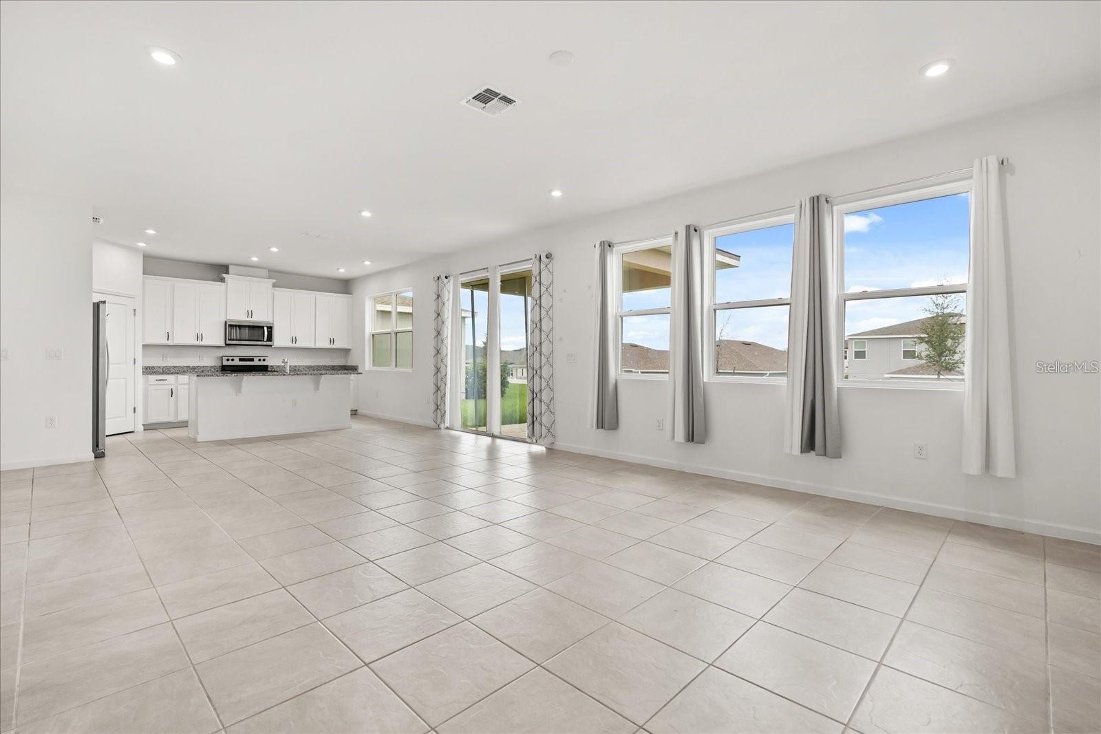 Image 6 of 34 For 1051 Lakeshore Breeze Place