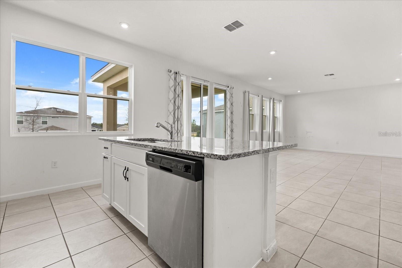 Image 7 of 34 For 1051 Lakeshore Breeze Place