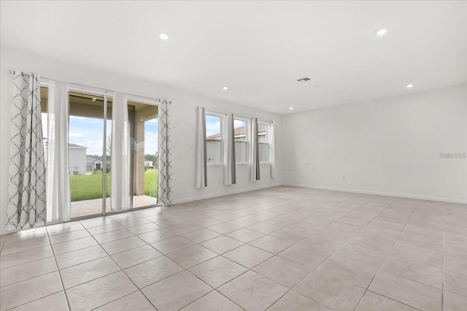 Image 8 of 34 For 1051 Lakeshore Breeze Place