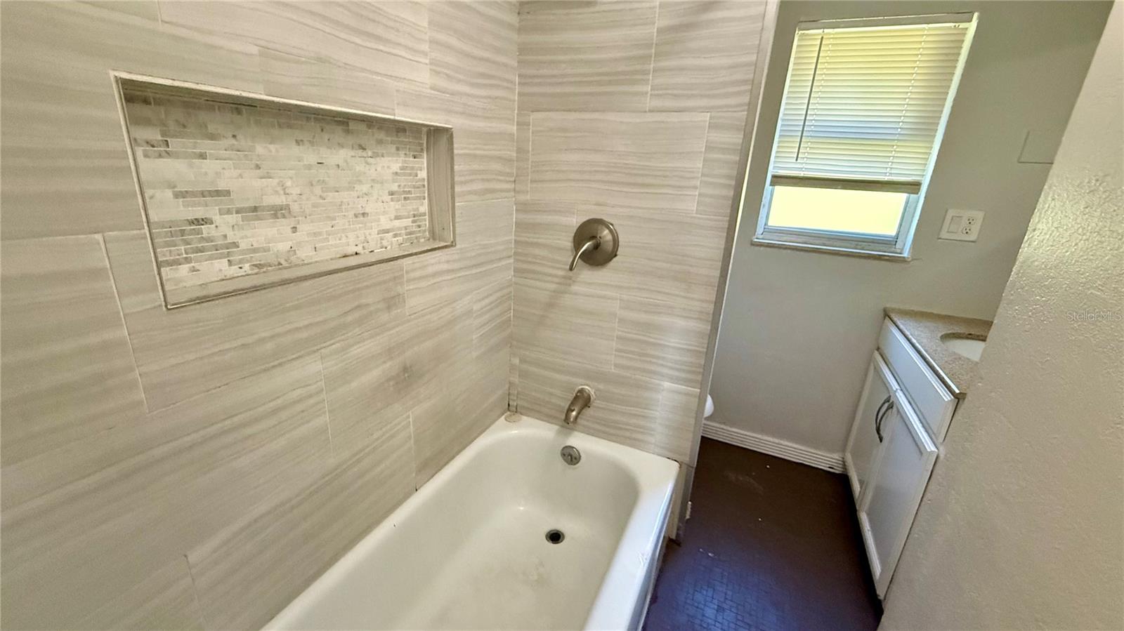 Image 6 of 12 For 1314 Combee Road 4