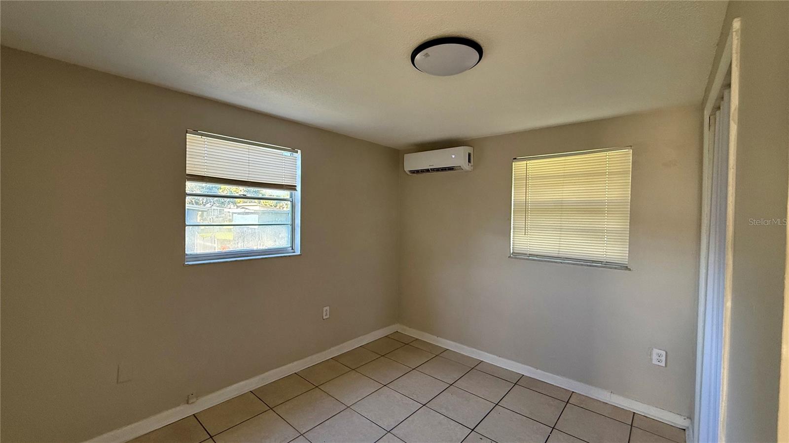 Image 7 of 12 For 1314 Combee Road 4