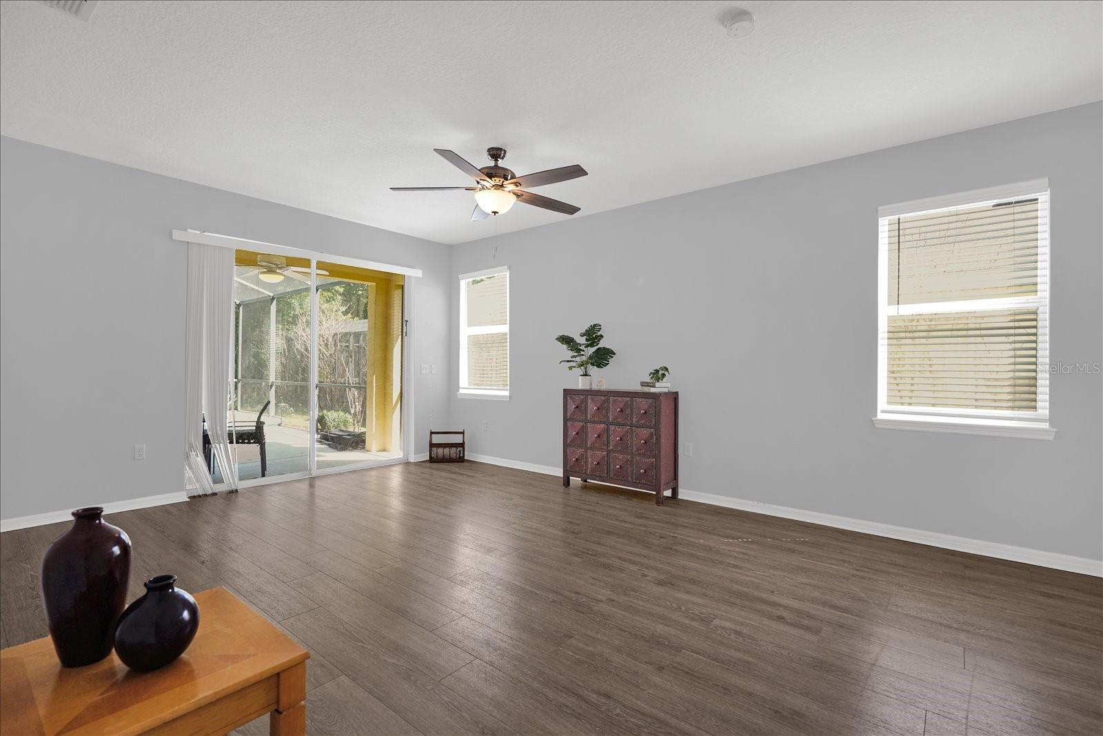 Image 7 of 32 For 1453 Royal Ridge Drive