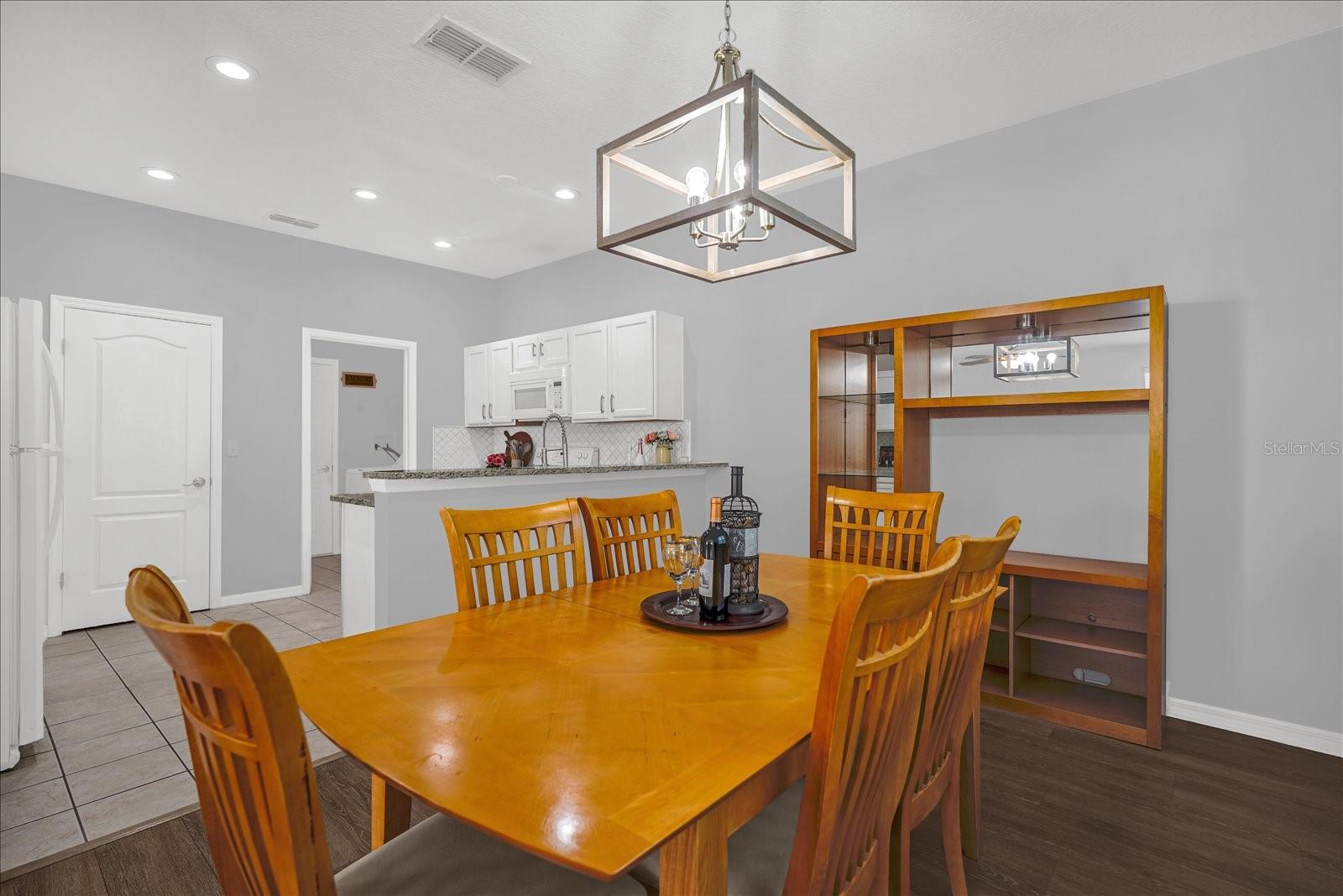 Image 9 of 32 For 1453 Royal Ridge Drive