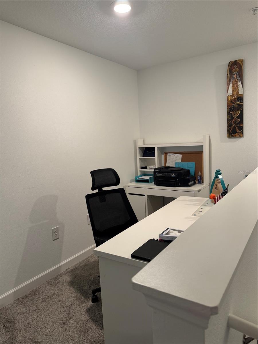 Image 17 of 40 For 11924 Boldface Drive