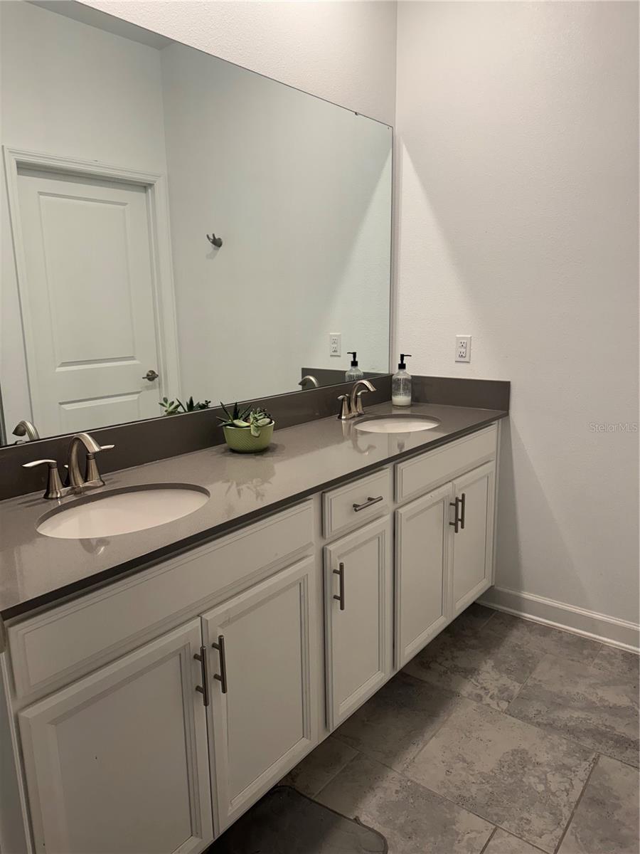 Image 21 of 40 For 11924 Boldface Drive