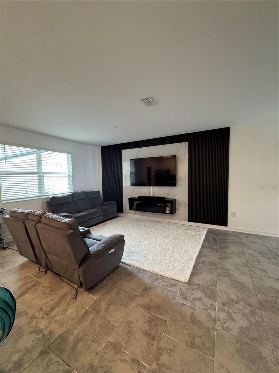 Image 3 of 40 For 11924 Boldface Drive