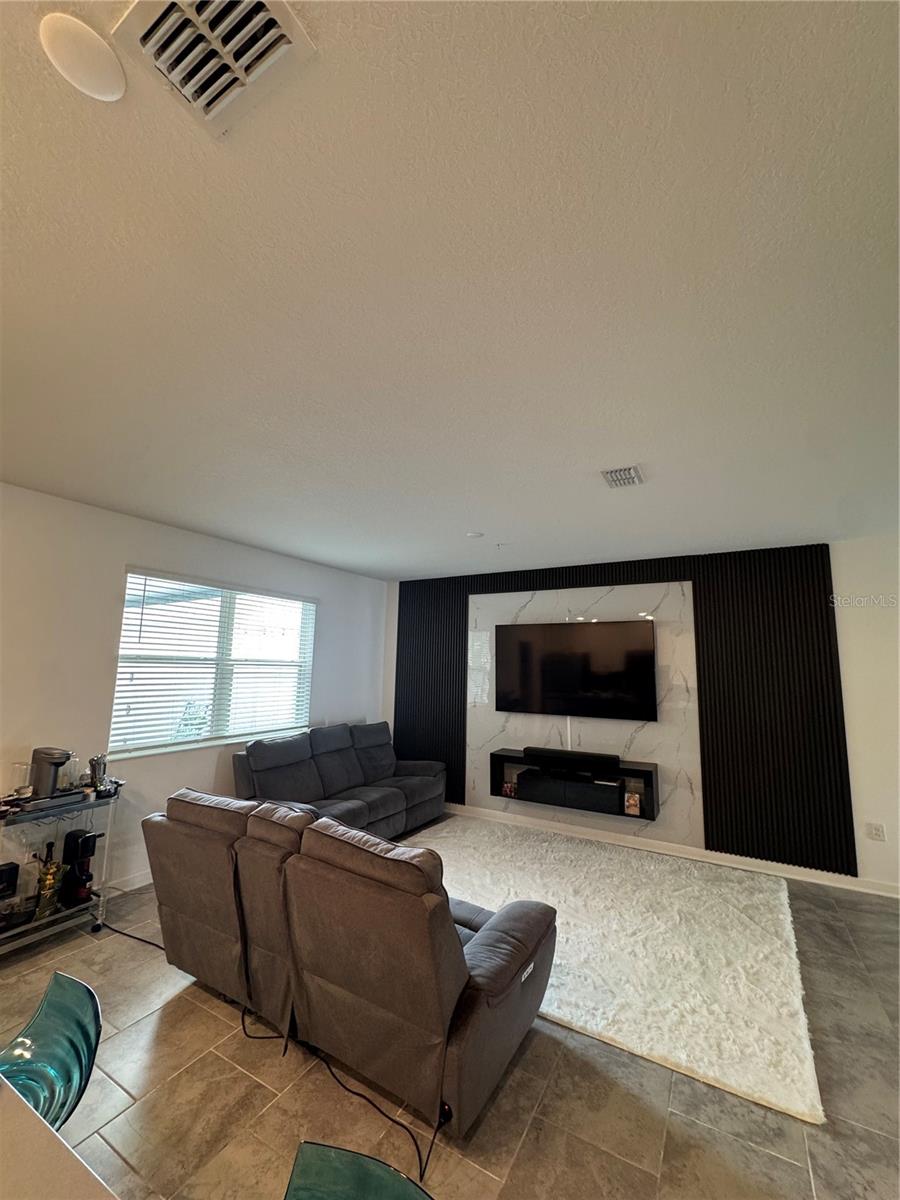 Image 5 of 40 For 11924 Boldface Drive