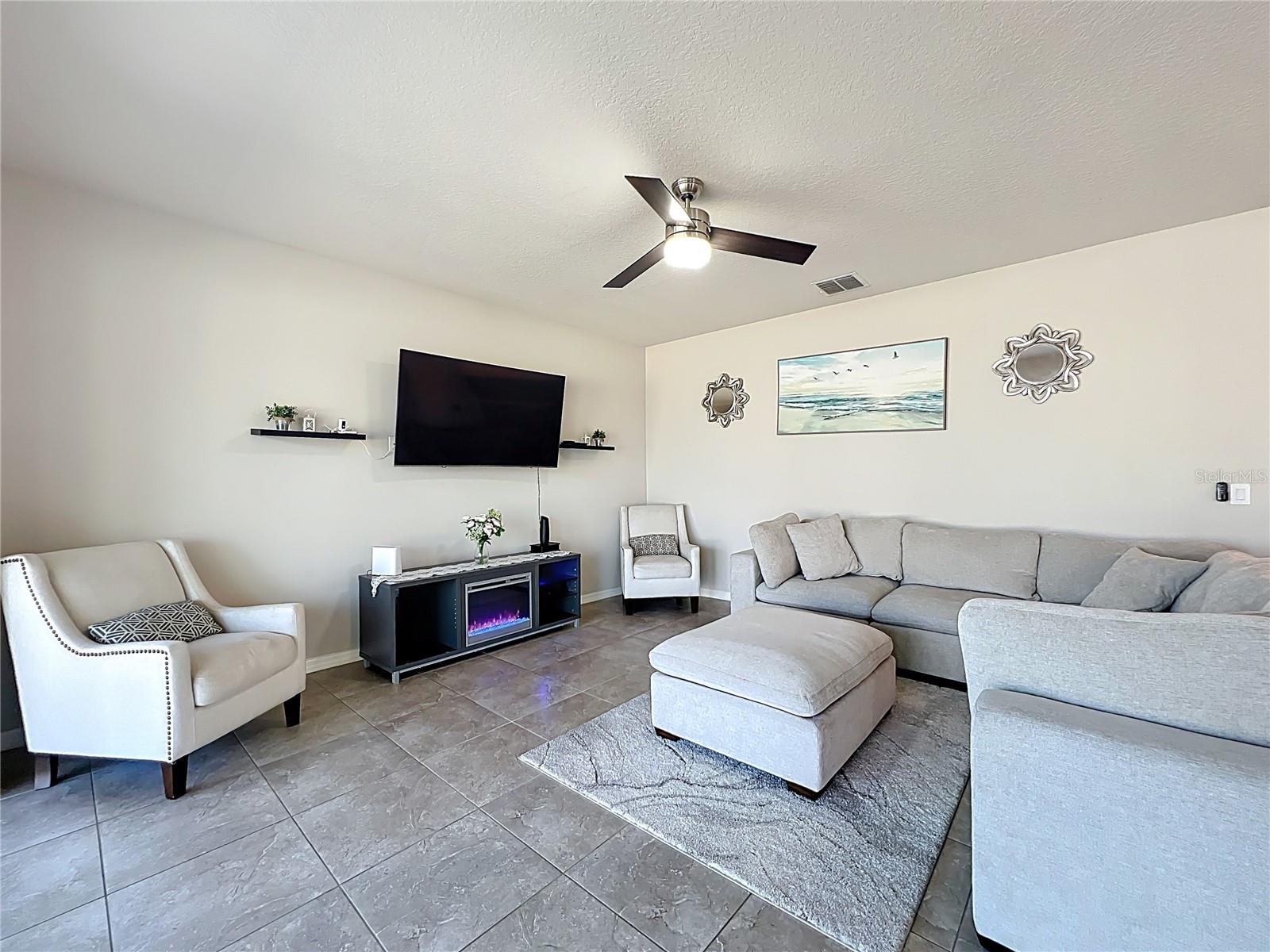 Image 18 of 61 For 2381 Rapollo Drive