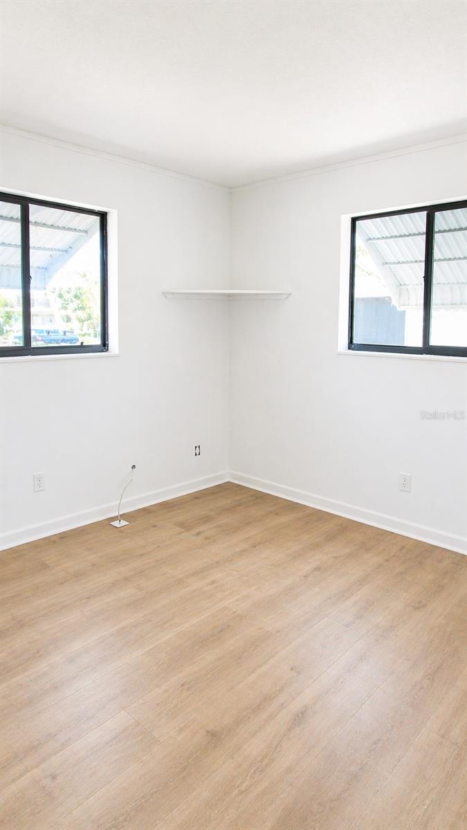 Image 3 of 4 For 9321 Applecrest Drive