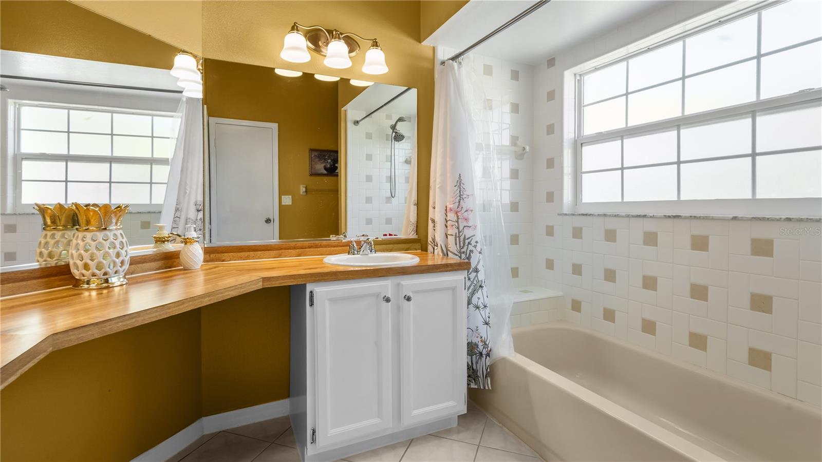 Image 13 of 21 For 3320 Pineridge Circle