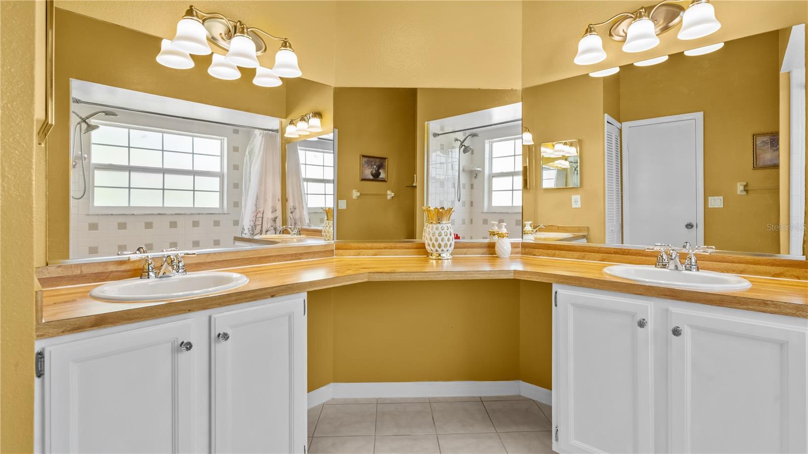 Image 14 of 21 For 3320 Pineridge Circle