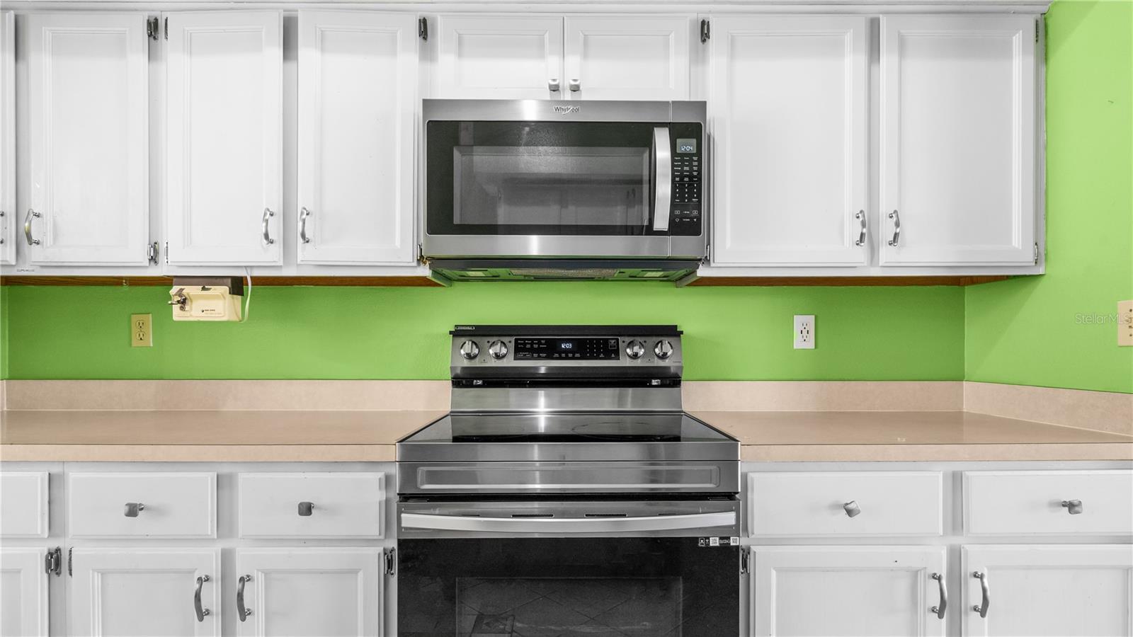 Image 9 of 21 For 3320 Pineridge Circle