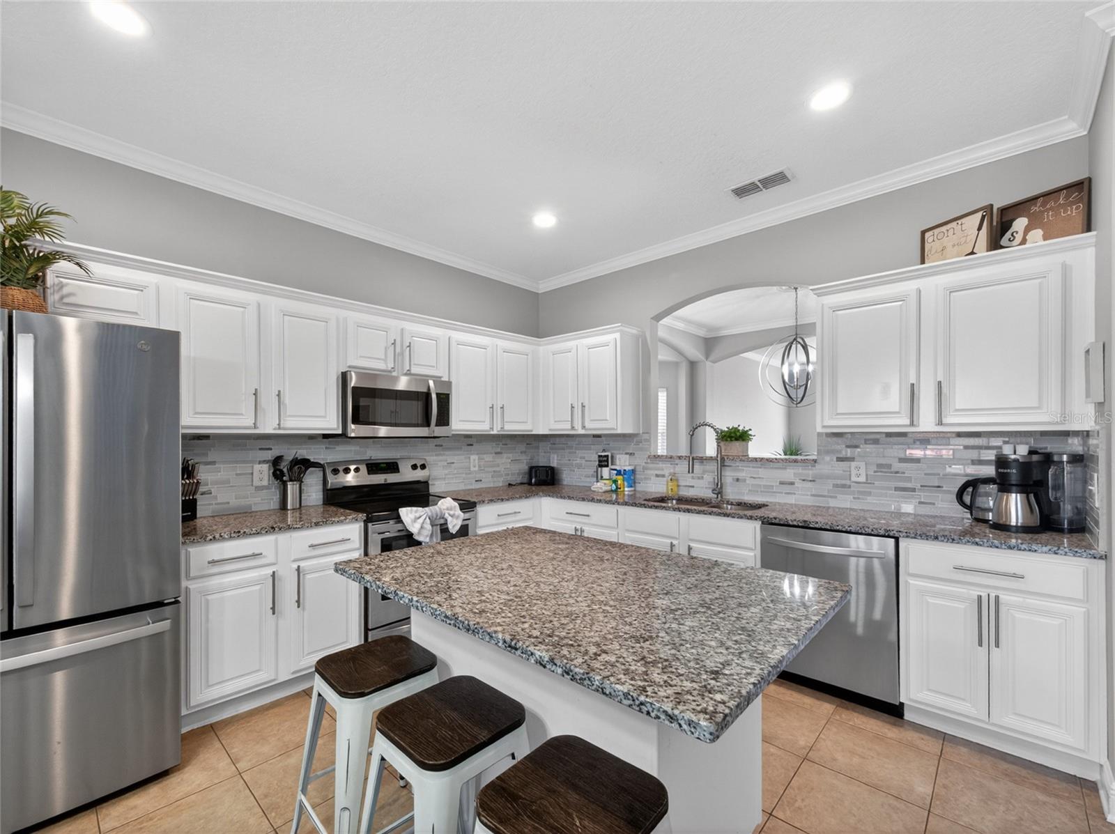 Image 11 of 51 For 242 Solana Circle