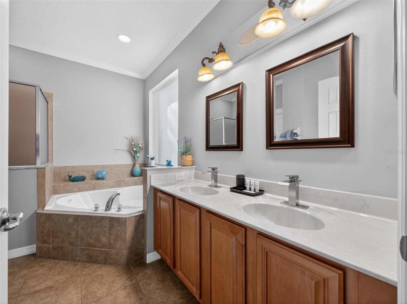 Image 20 of 51 For 242 Solana Circle