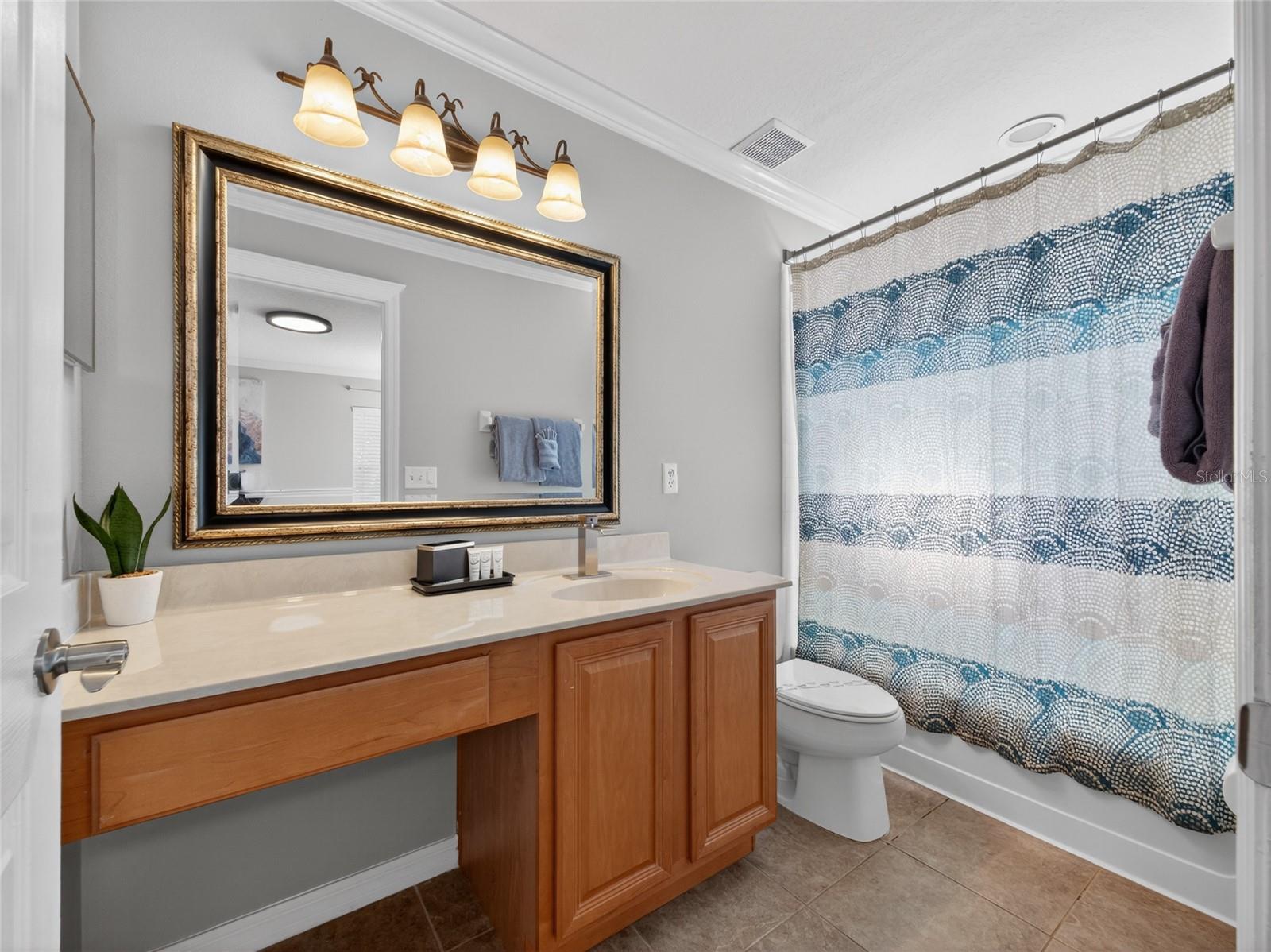 Image 23 of 51 For 242 Solana Circle