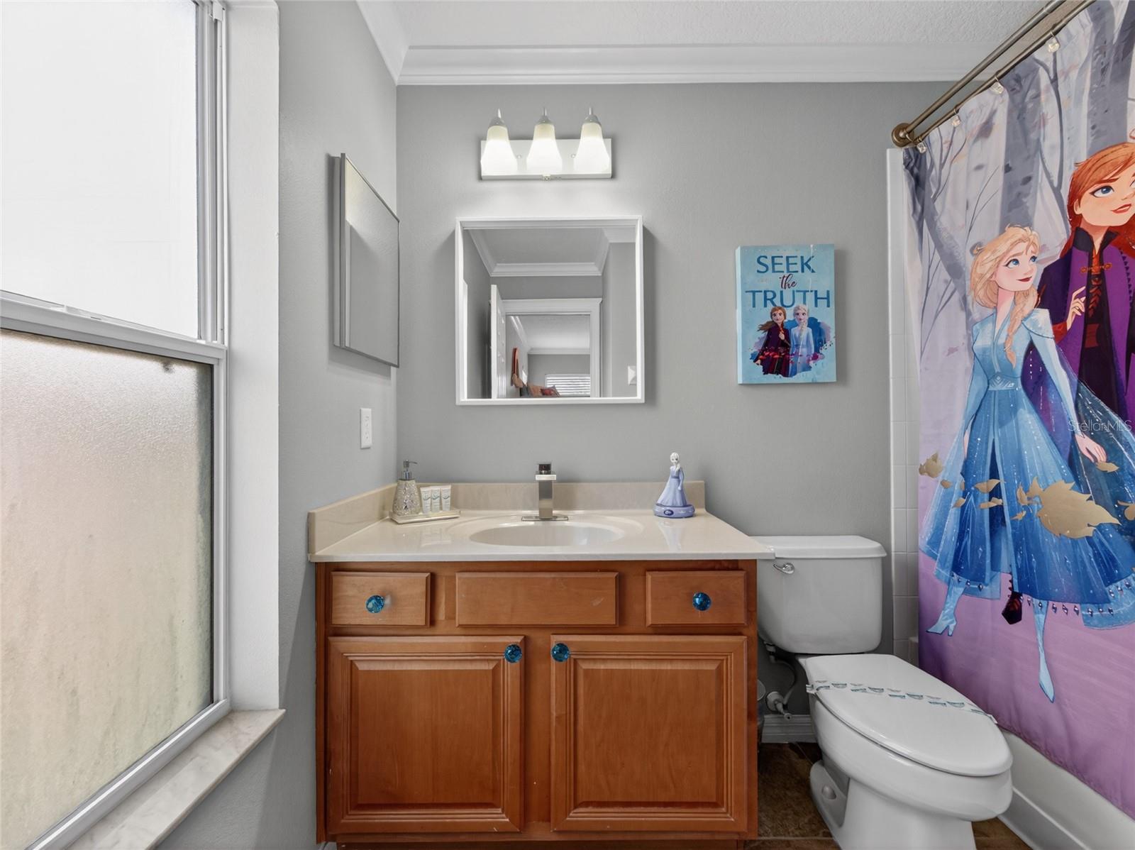 Image 27 of 51 For 242 Solana Circle