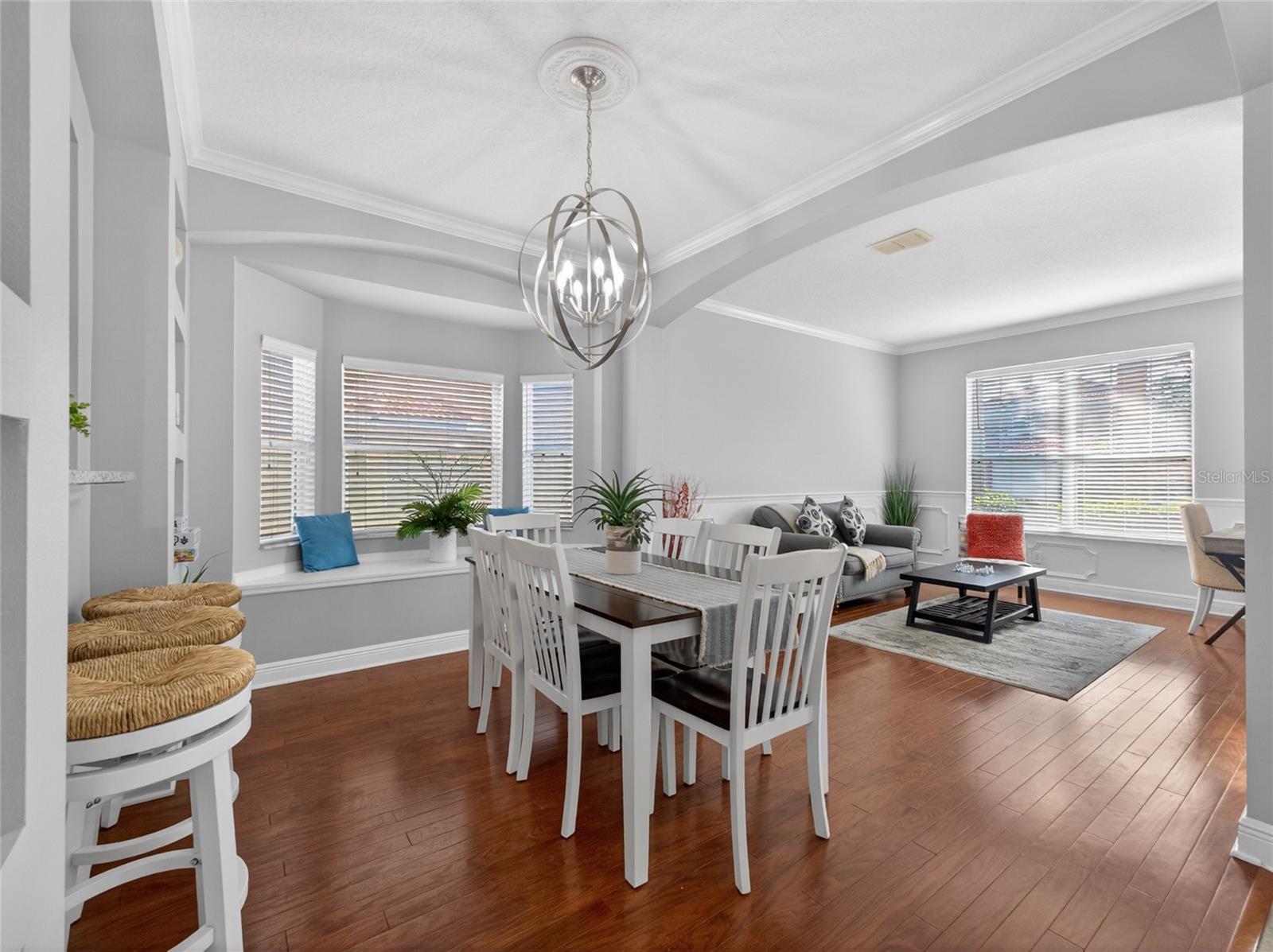 Image 8 of 51 For 242 Solana Circle